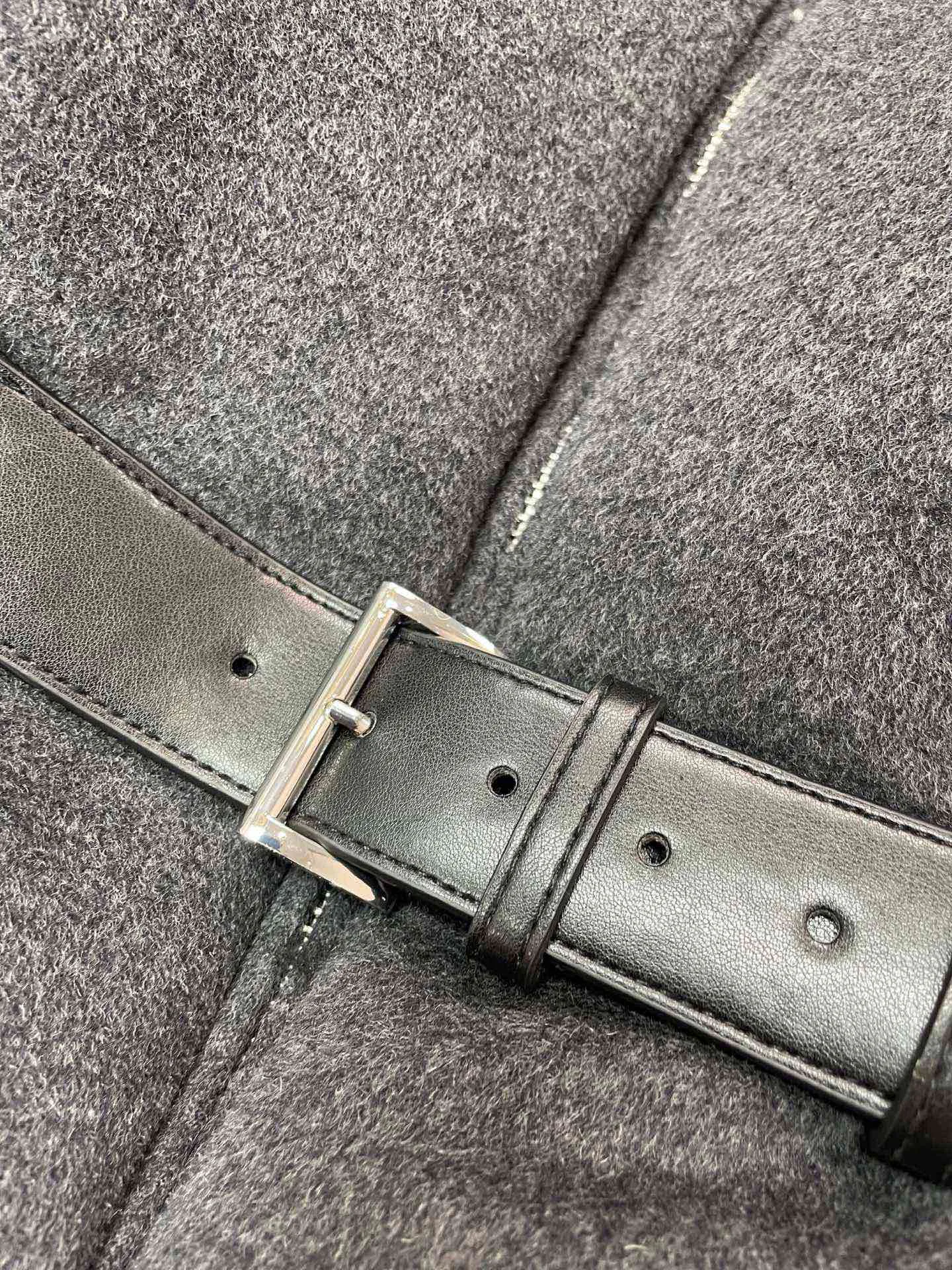 Women's Jackets And Down Jackets PRADA 17850857