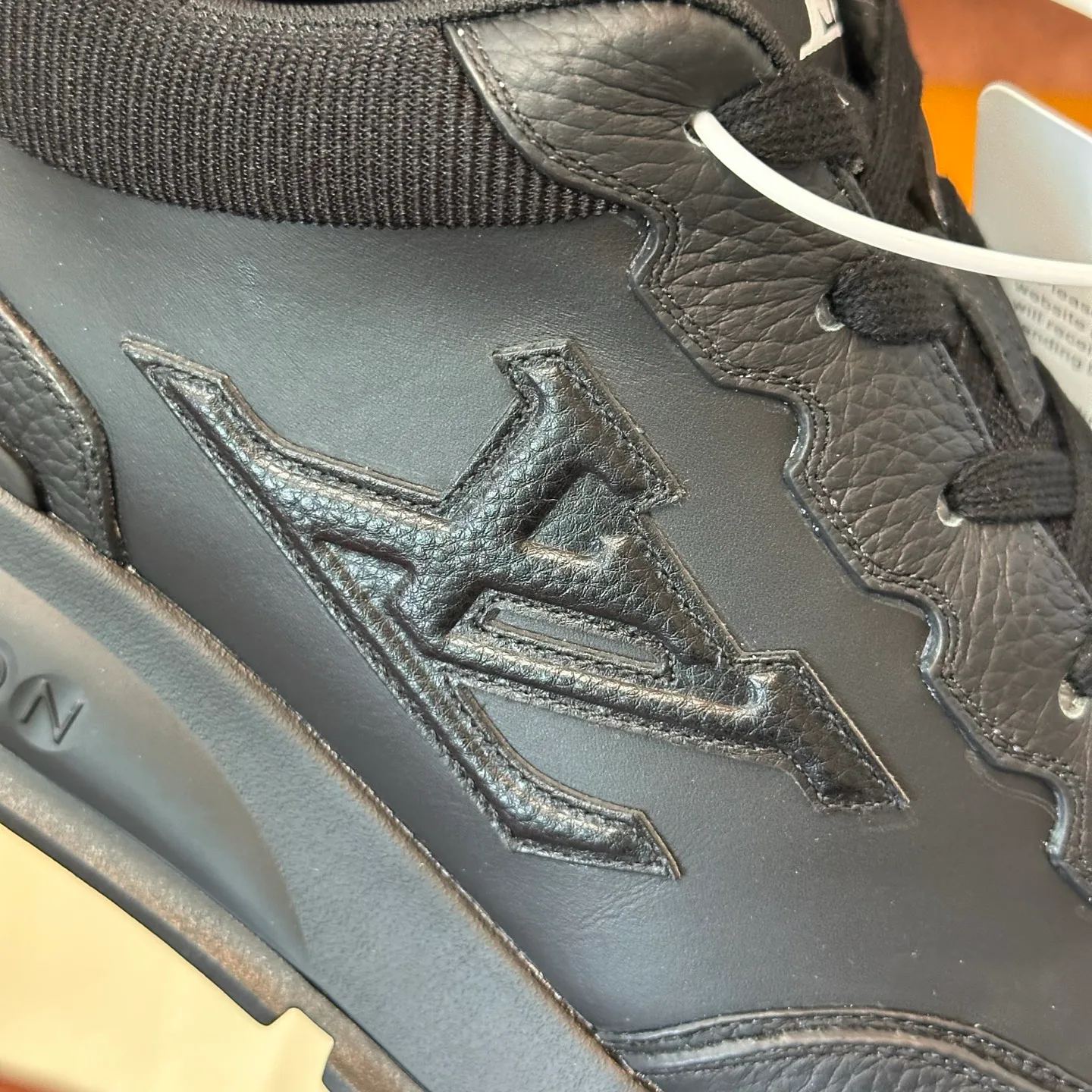Women's Sneakers LOUIS VUITTON 17460369