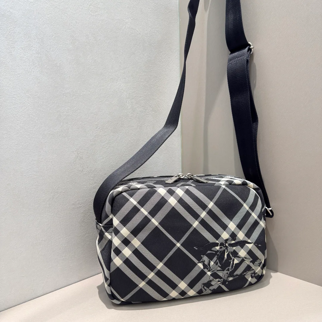 Women's Shoulder Bags BURBERRY 17949141