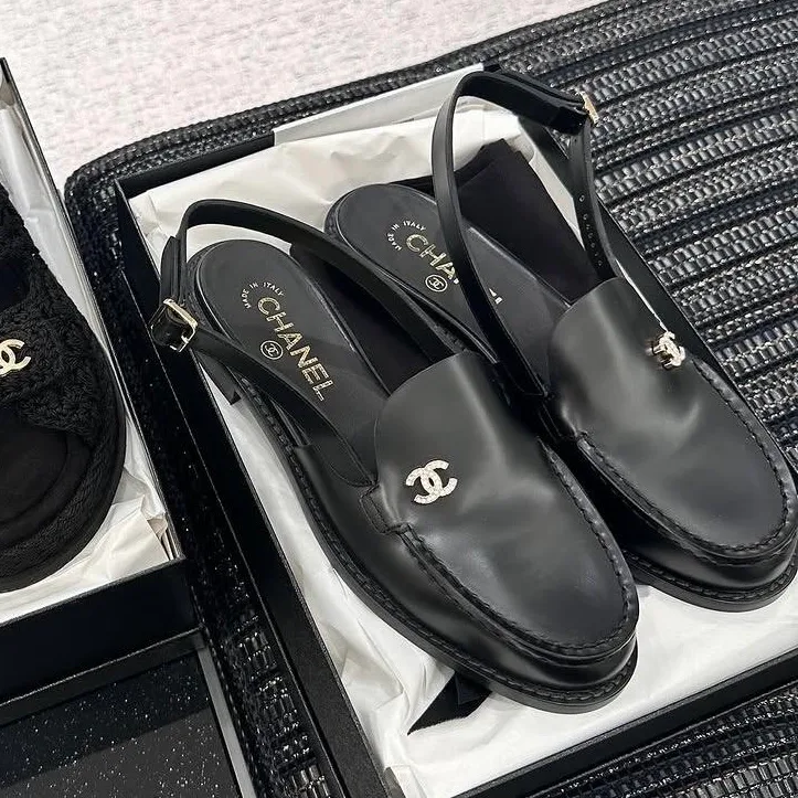 Women's Loafers And Moccasins CHANEL 18450791