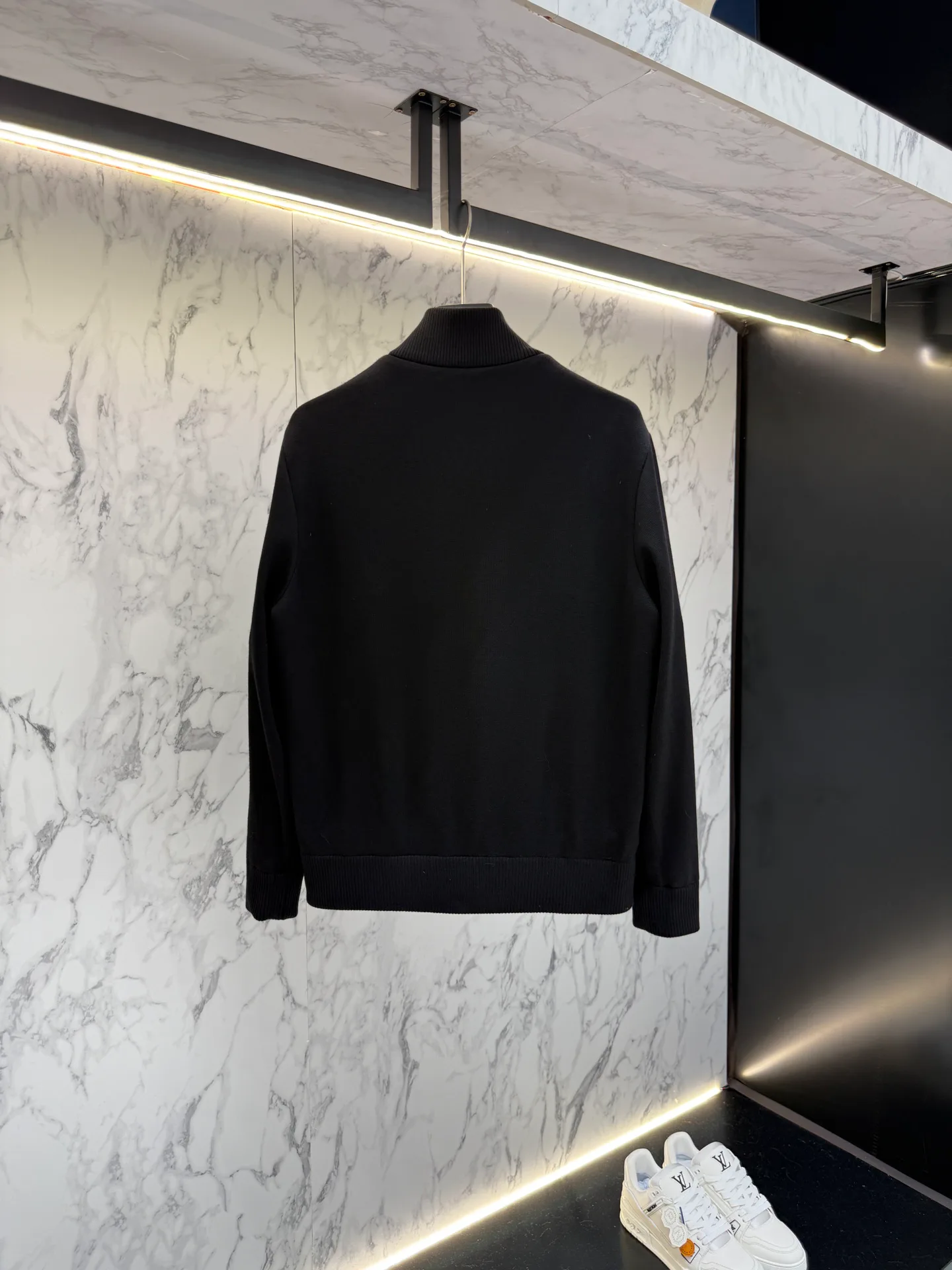 Men's Jackets And Down Jackets MONCLER 18480842