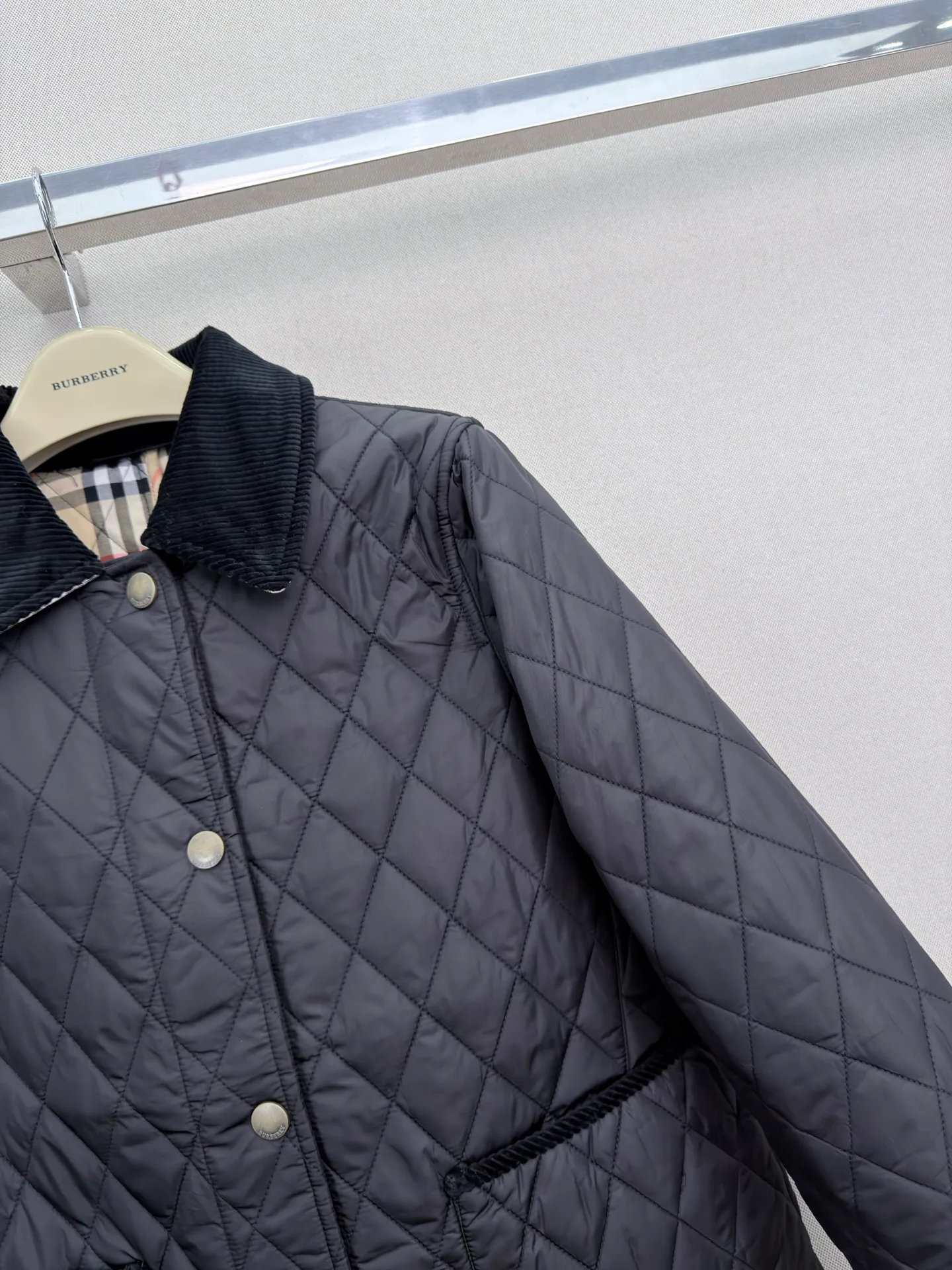 Women's Jackets And Down Jackets BURBERRY 17855336