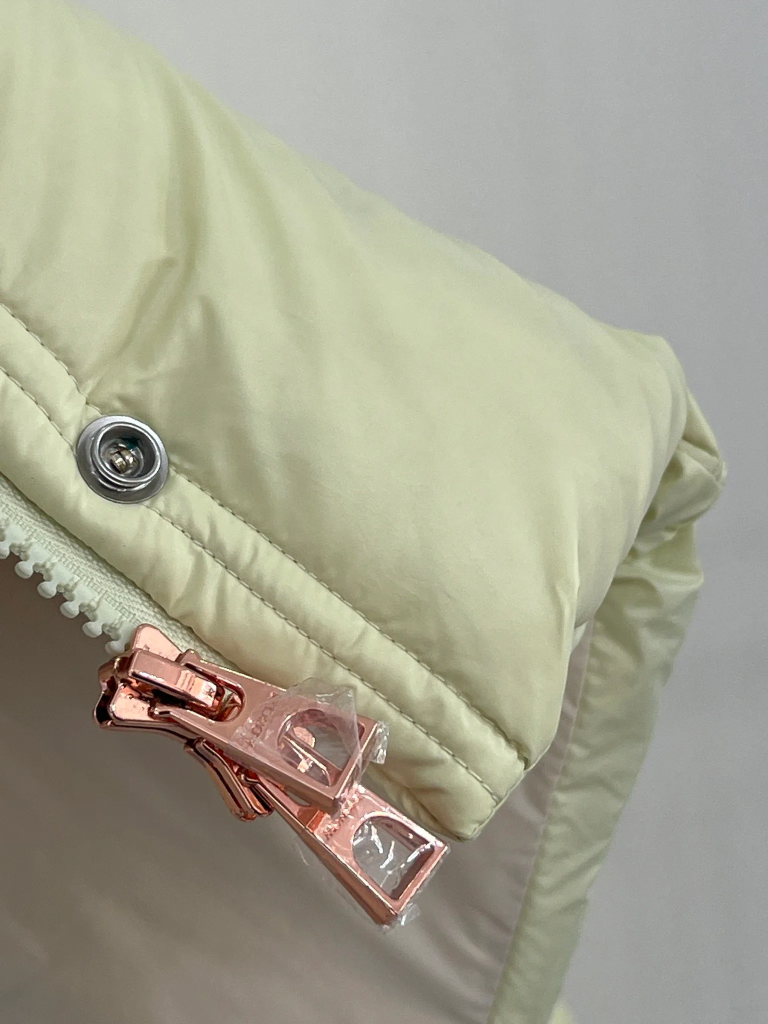 Women's Jackets And Down Jackets MONCLER 18416182