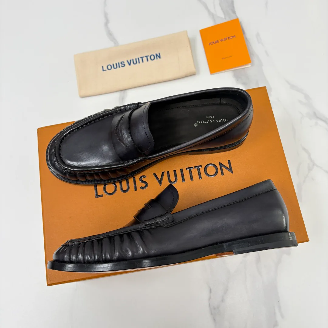 Men's Loafers And Dress Shoes LOUIS VUITTON 17884066