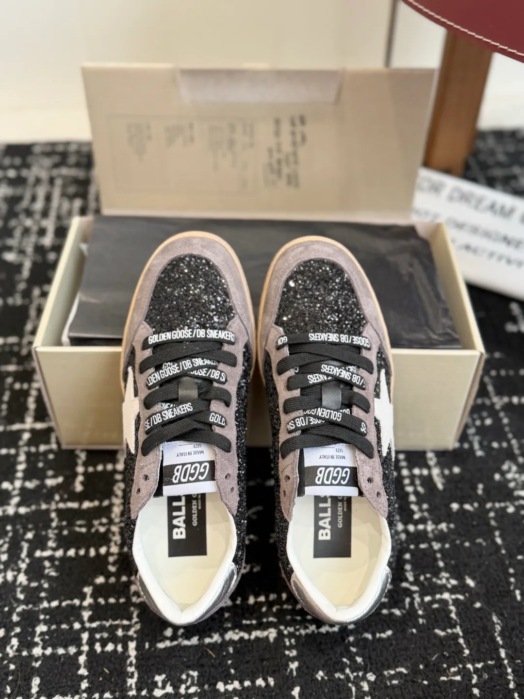 Women's Sneakers GOLDEN GOOSE 18305921