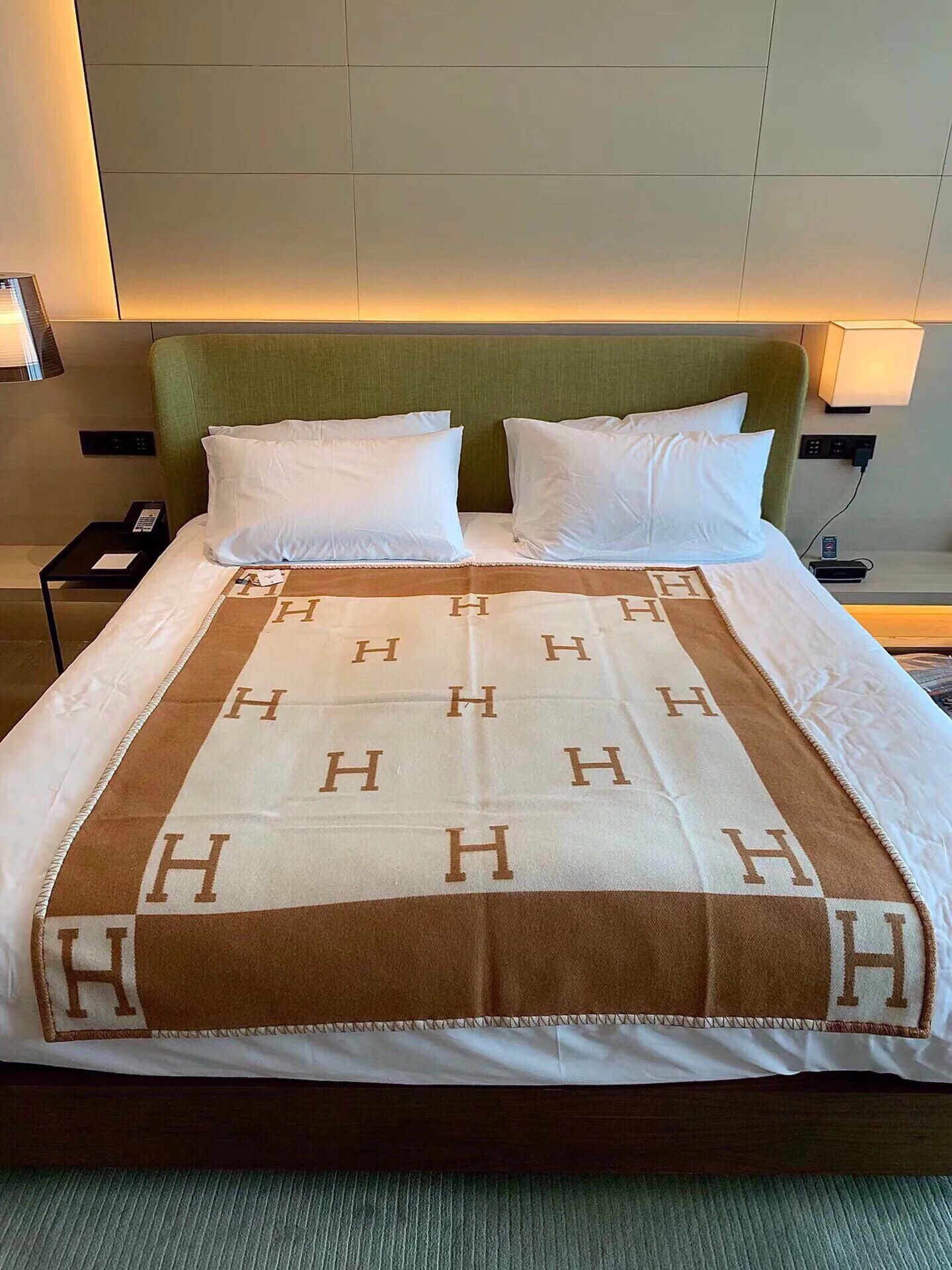 Textiles HERMES 18002675