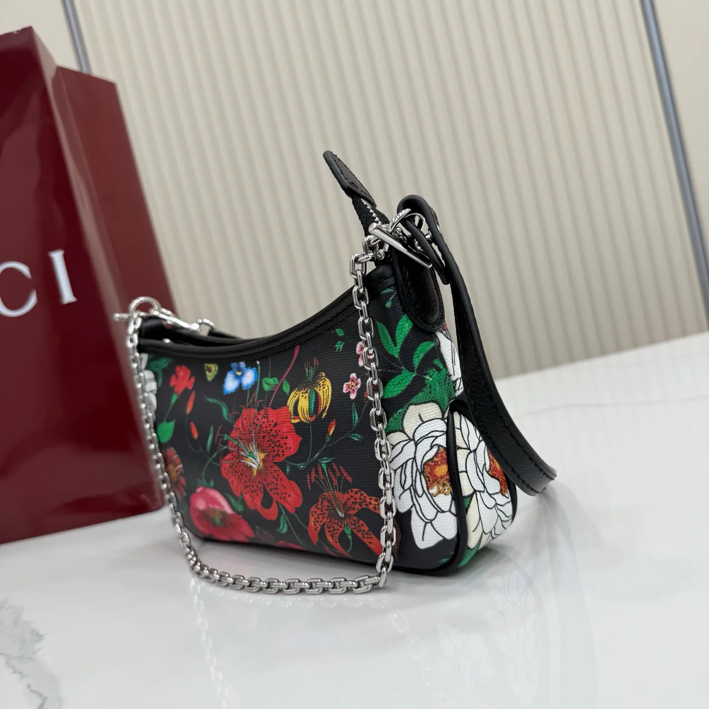 Women's Shoulder Bags GUCCI 17904056