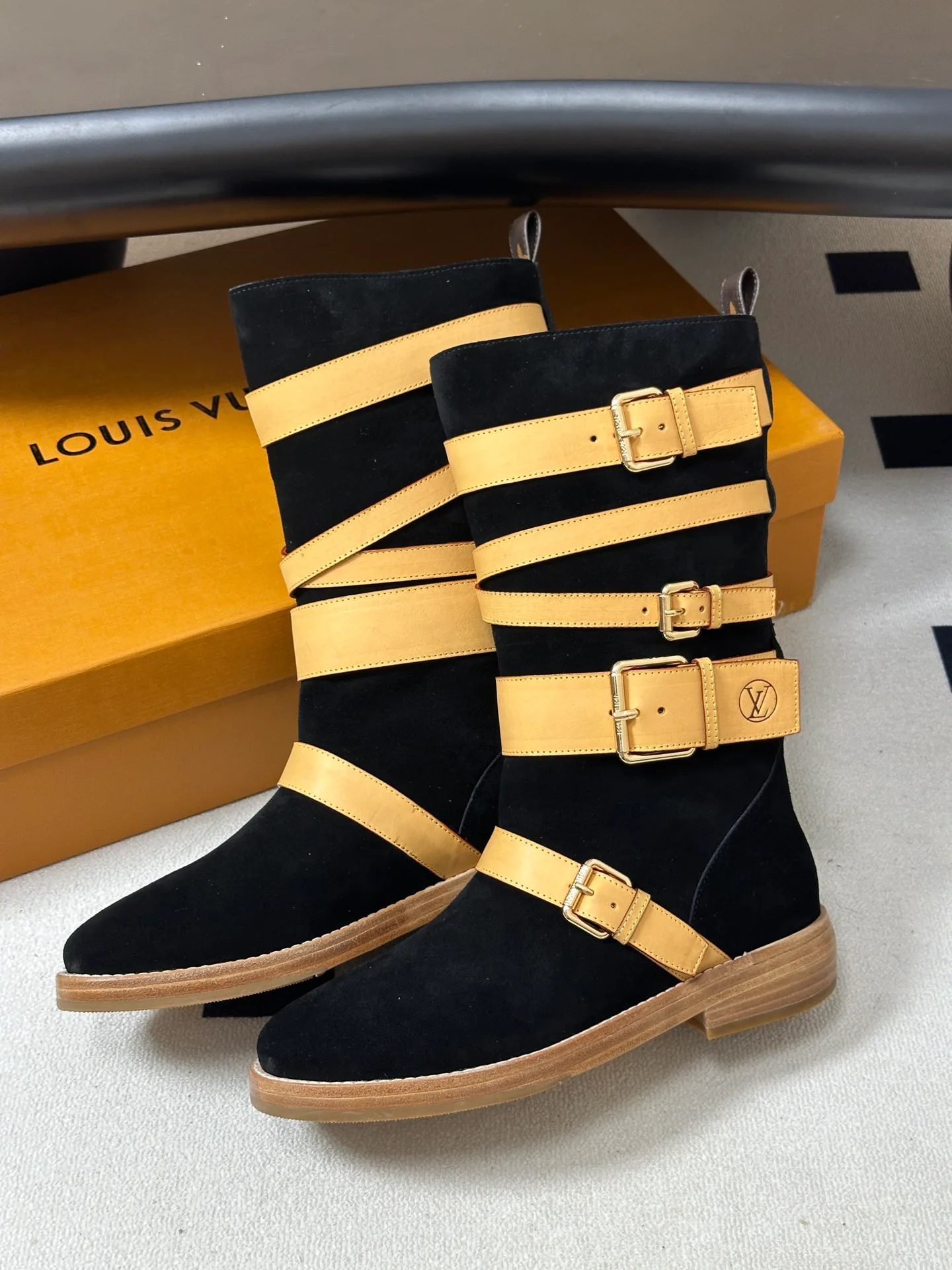 Women's Boots LOUIS VUITTON 18049430