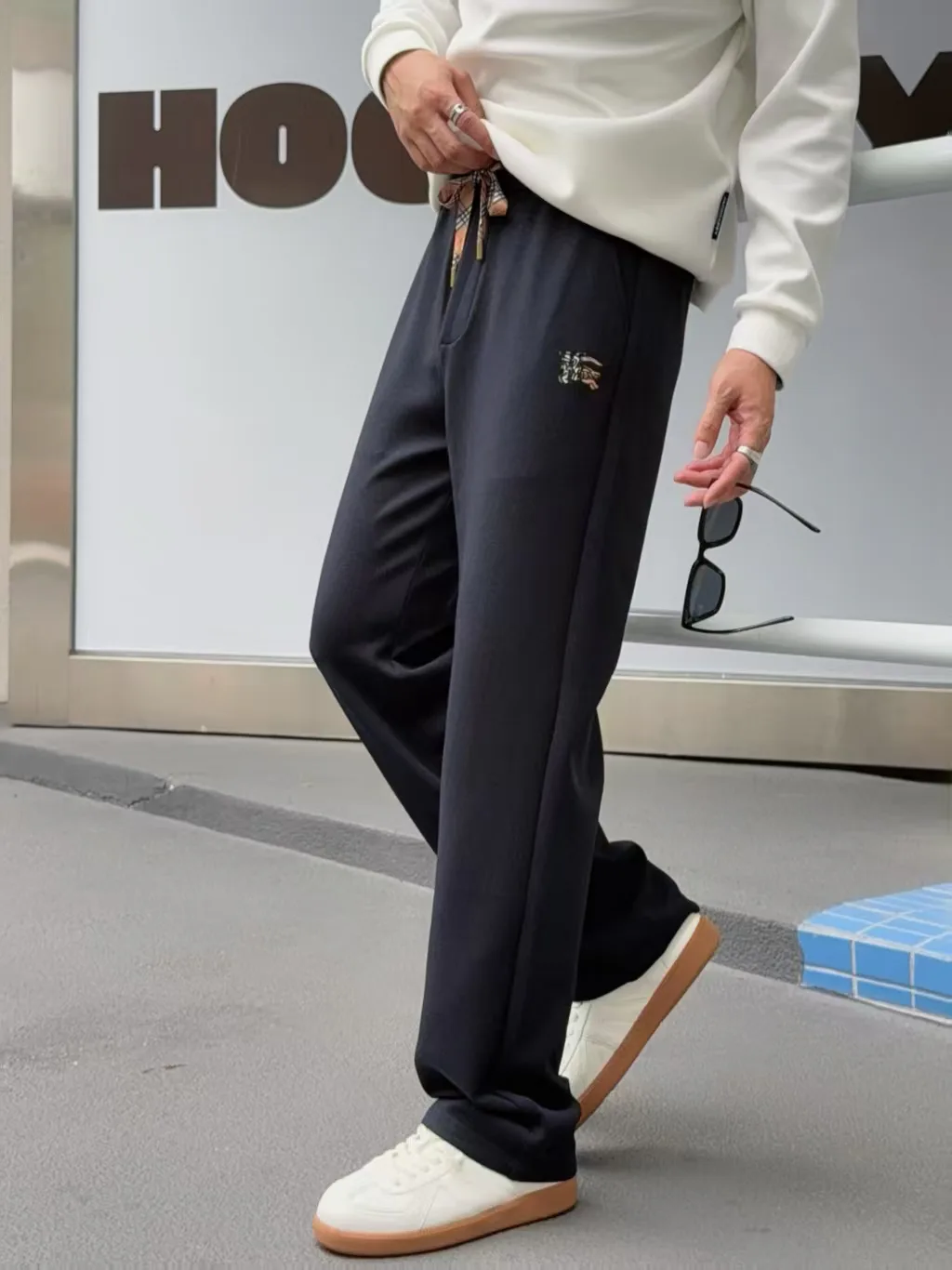 Women's Trousers BURBERRY 18178459
