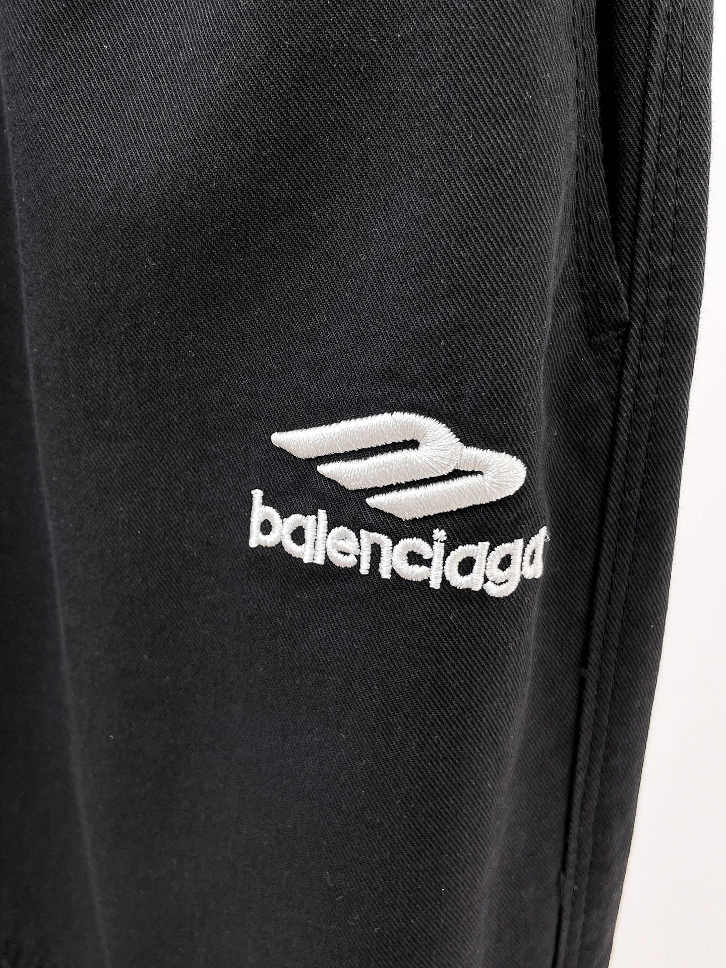 Men's Trousers BALENCIAGA 18399313