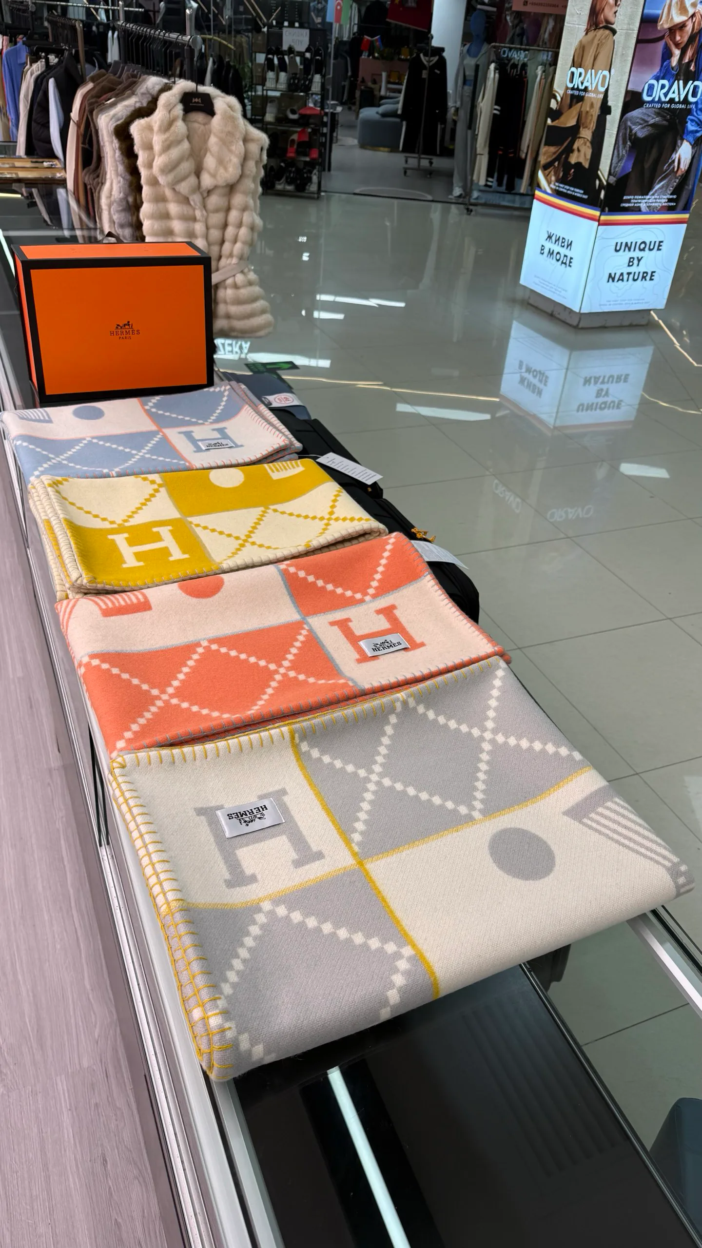 Textiles HERMES 18222655
