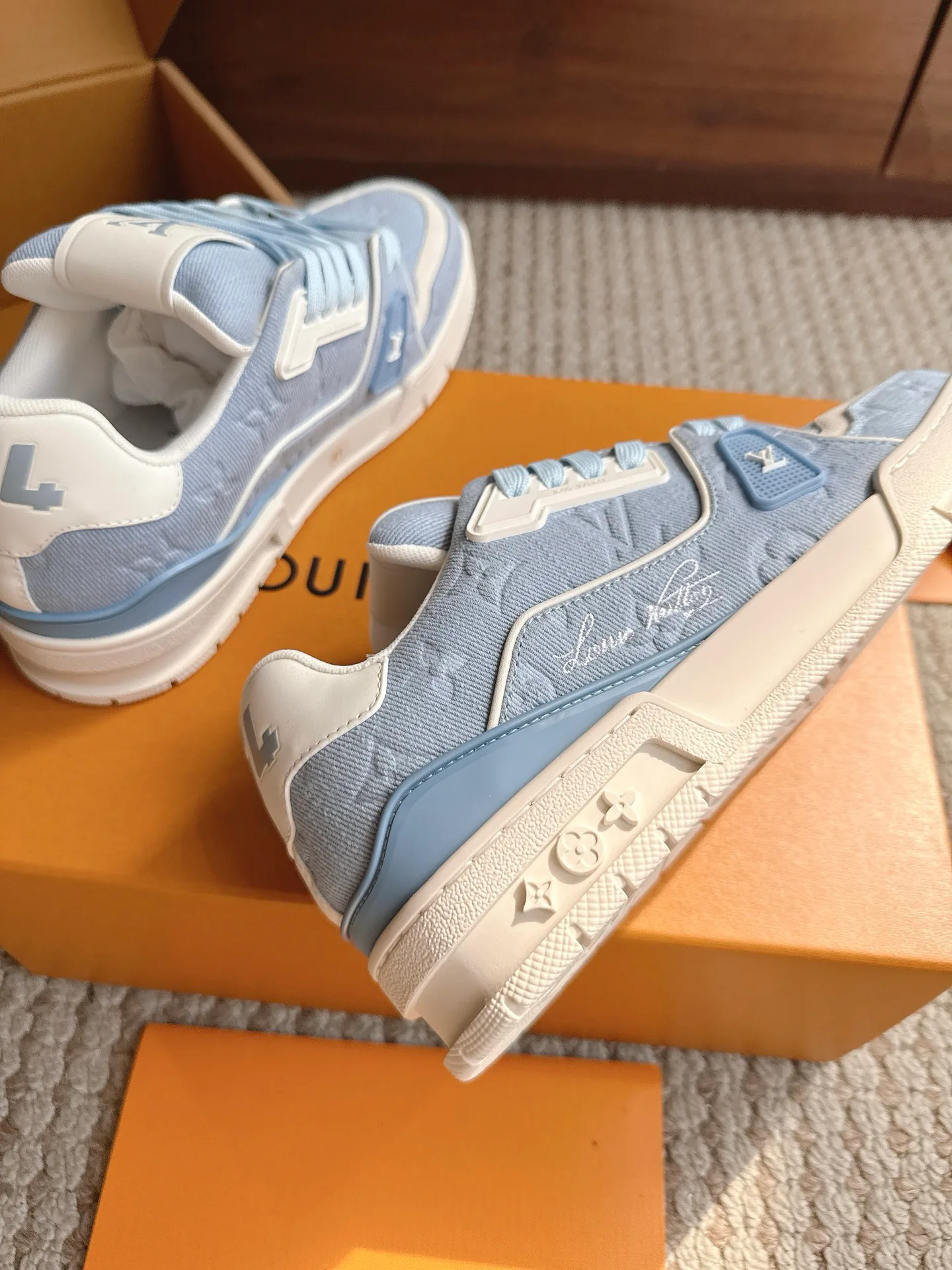 Men's Sneakers LOUIS VUITTON 17477016