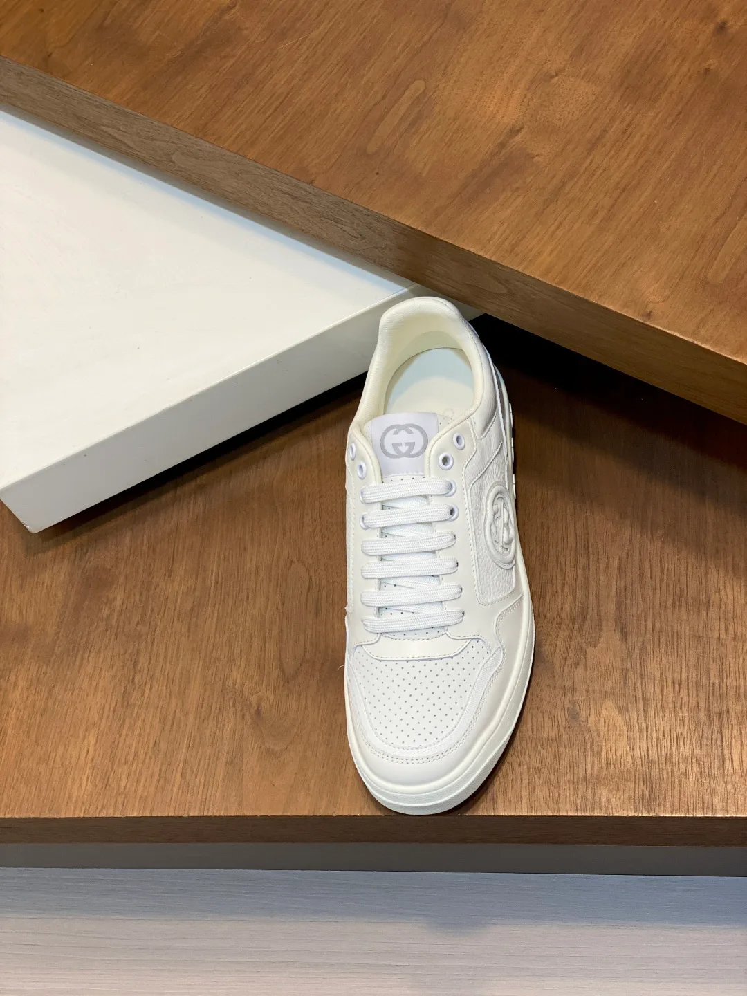 Men's Sneakers GUCCI 18039632