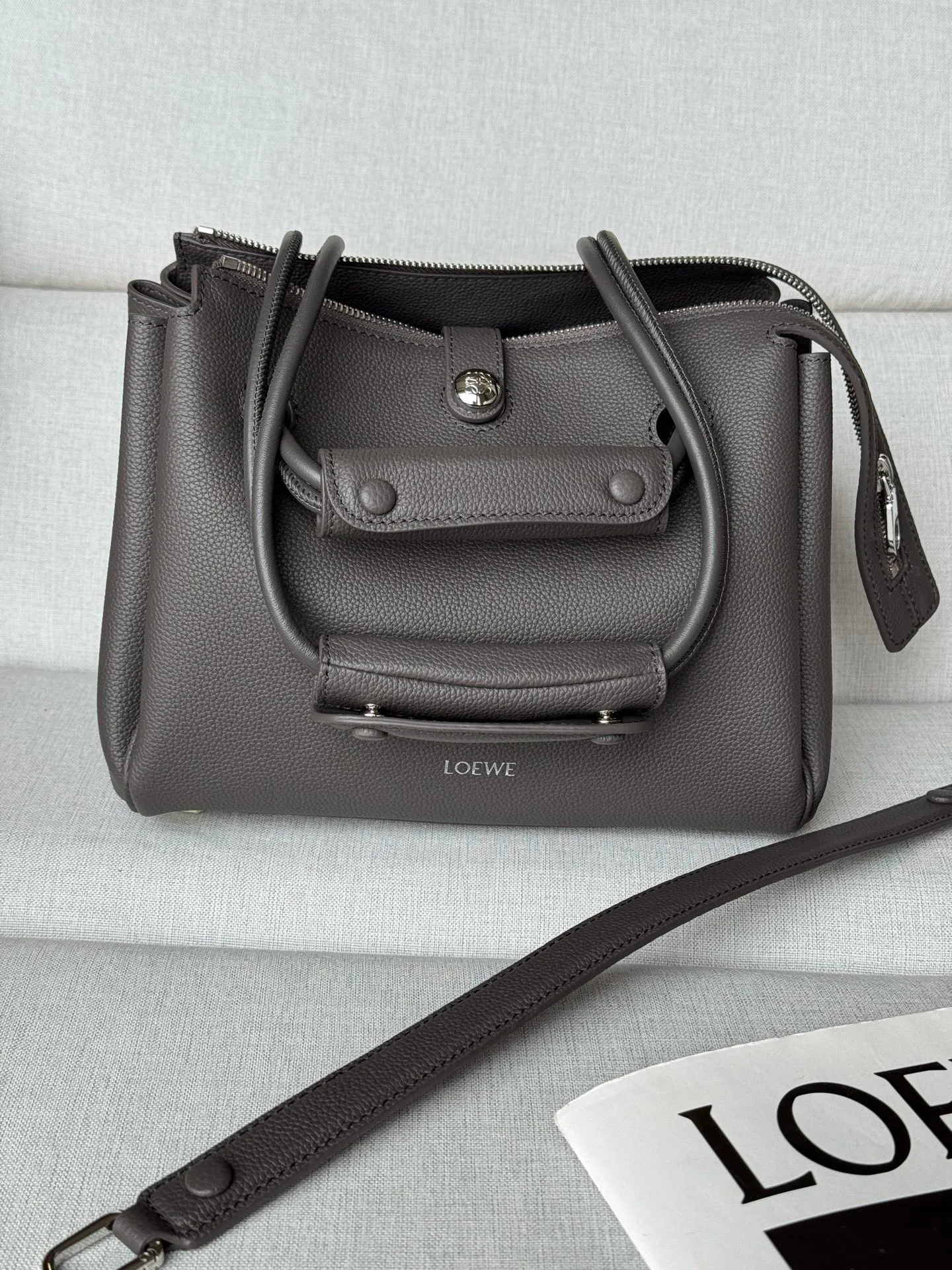 Women's Classic Handbags LOEWE 17551244