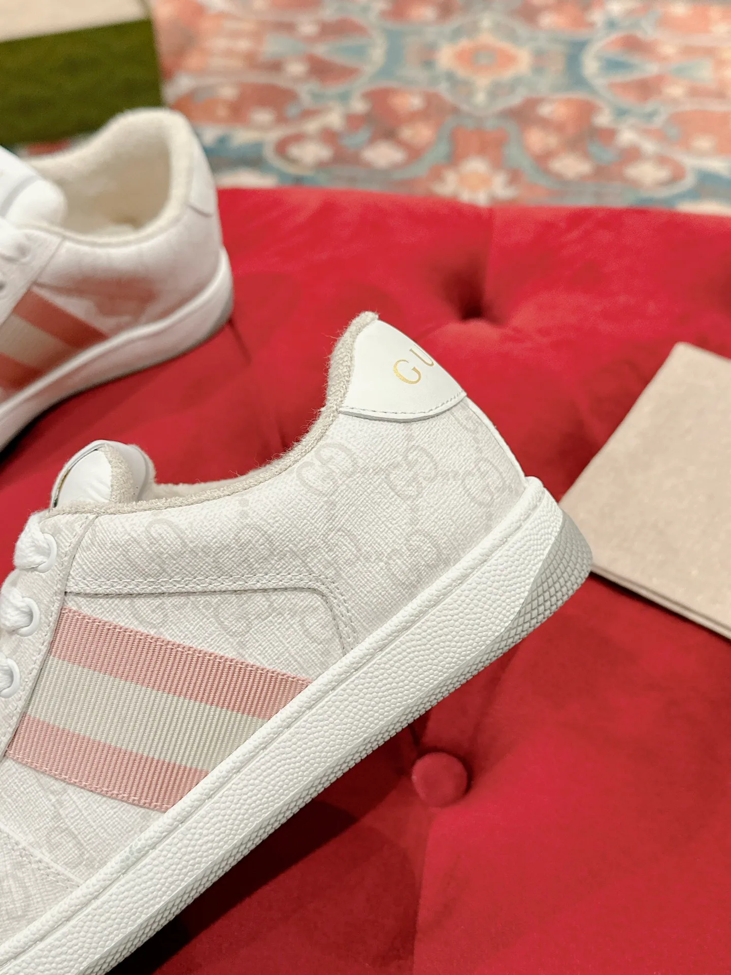 Women's Sneakers GUCCI 17956705