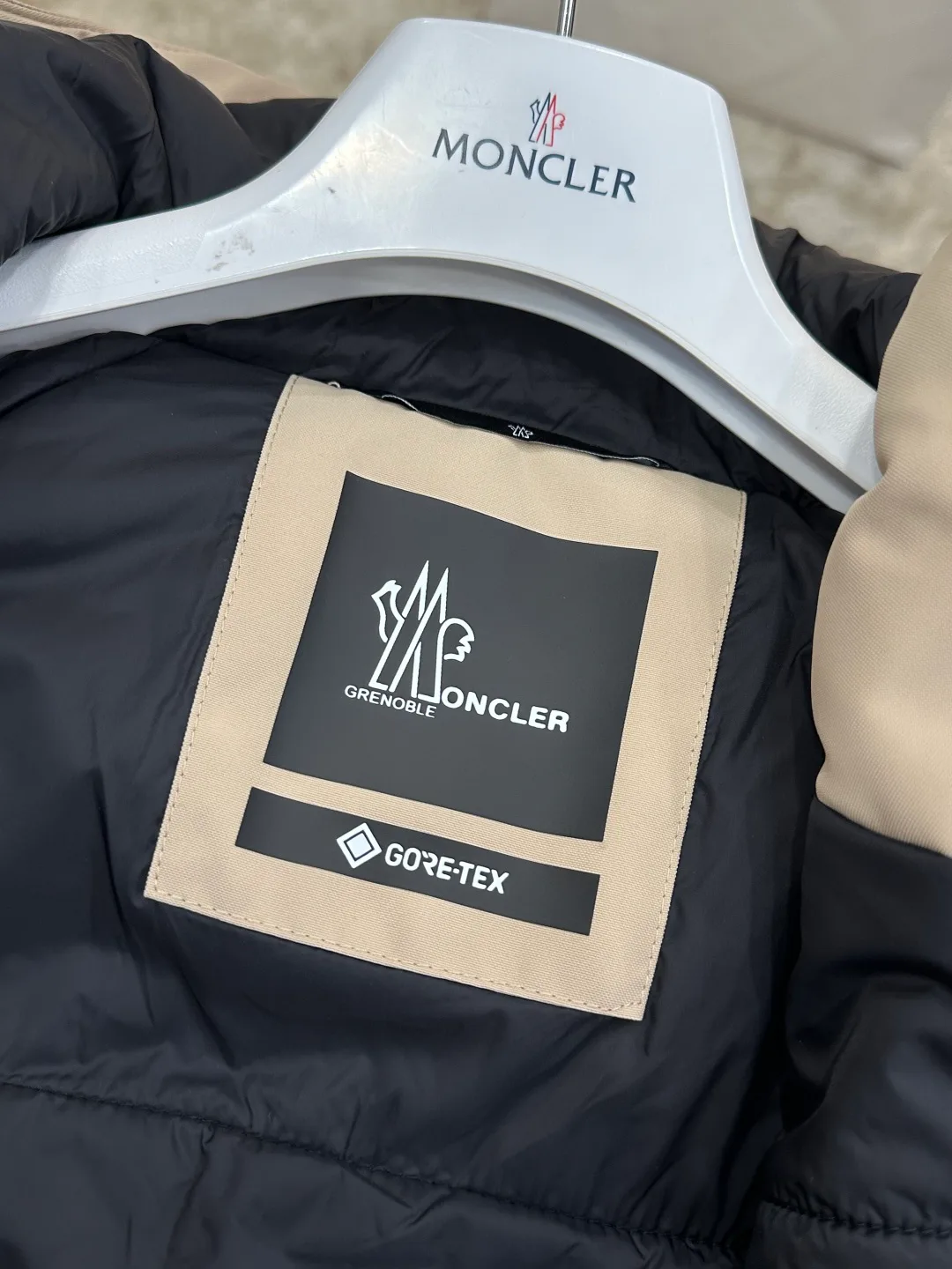 Men's Jackets And Down Jackets MONCLER 18359911