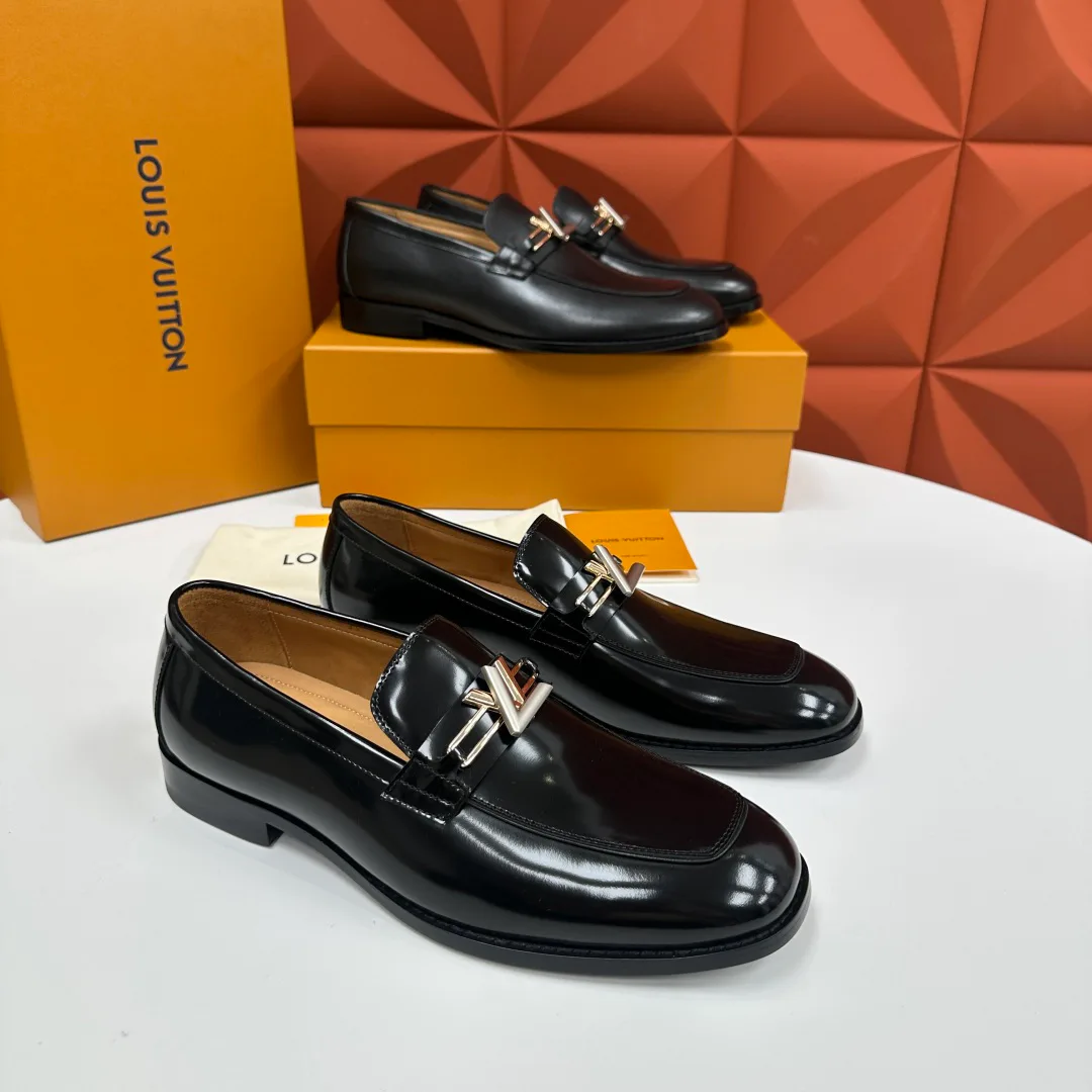 Men's Loafers And Dress Shoes LOUIS VUITTON 18194018
