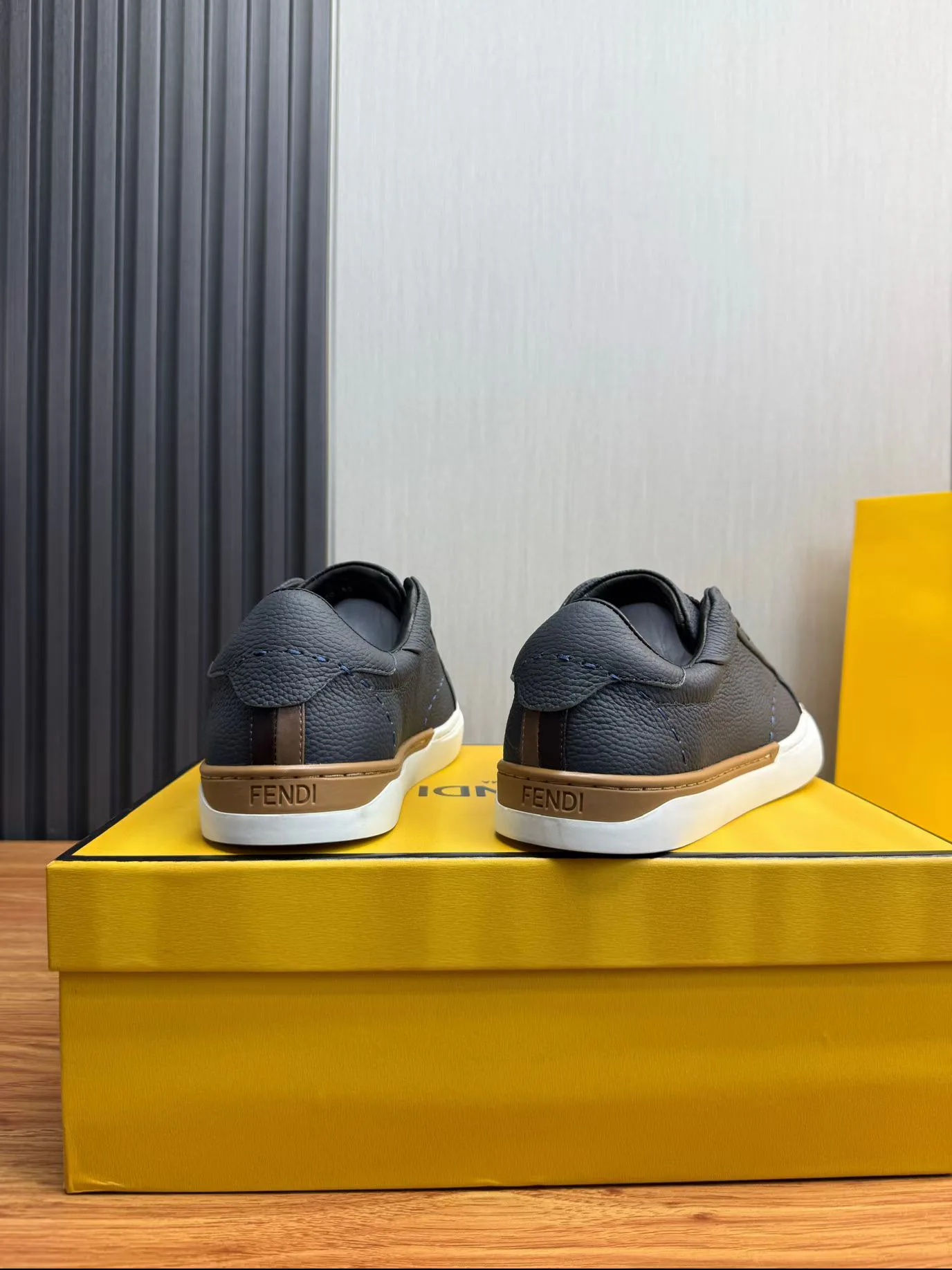 Men's Sneakers FENDI 18103056