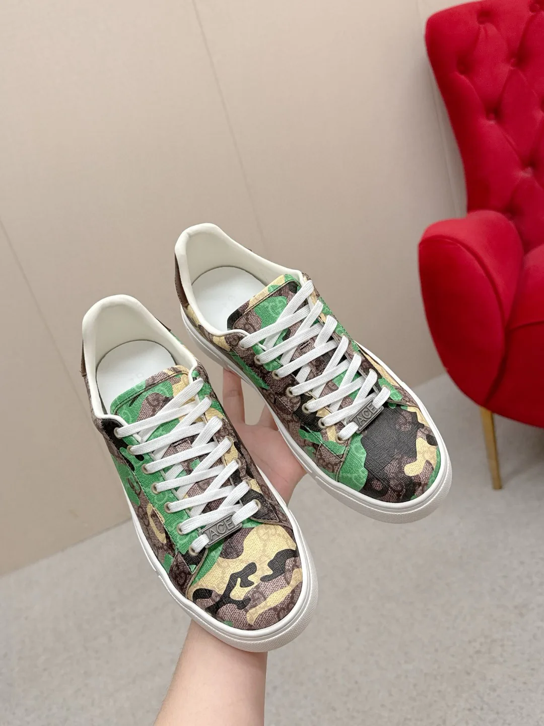 Women's Sneakers GUCCI 17620477