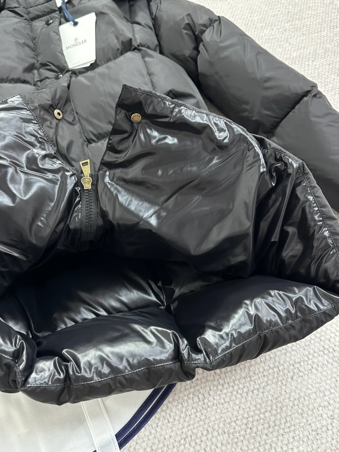 Women's Jackets And Down Jackets MONCLER 18538725