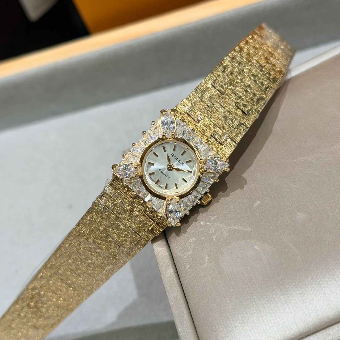 Women's Watches ROLEX 17843054