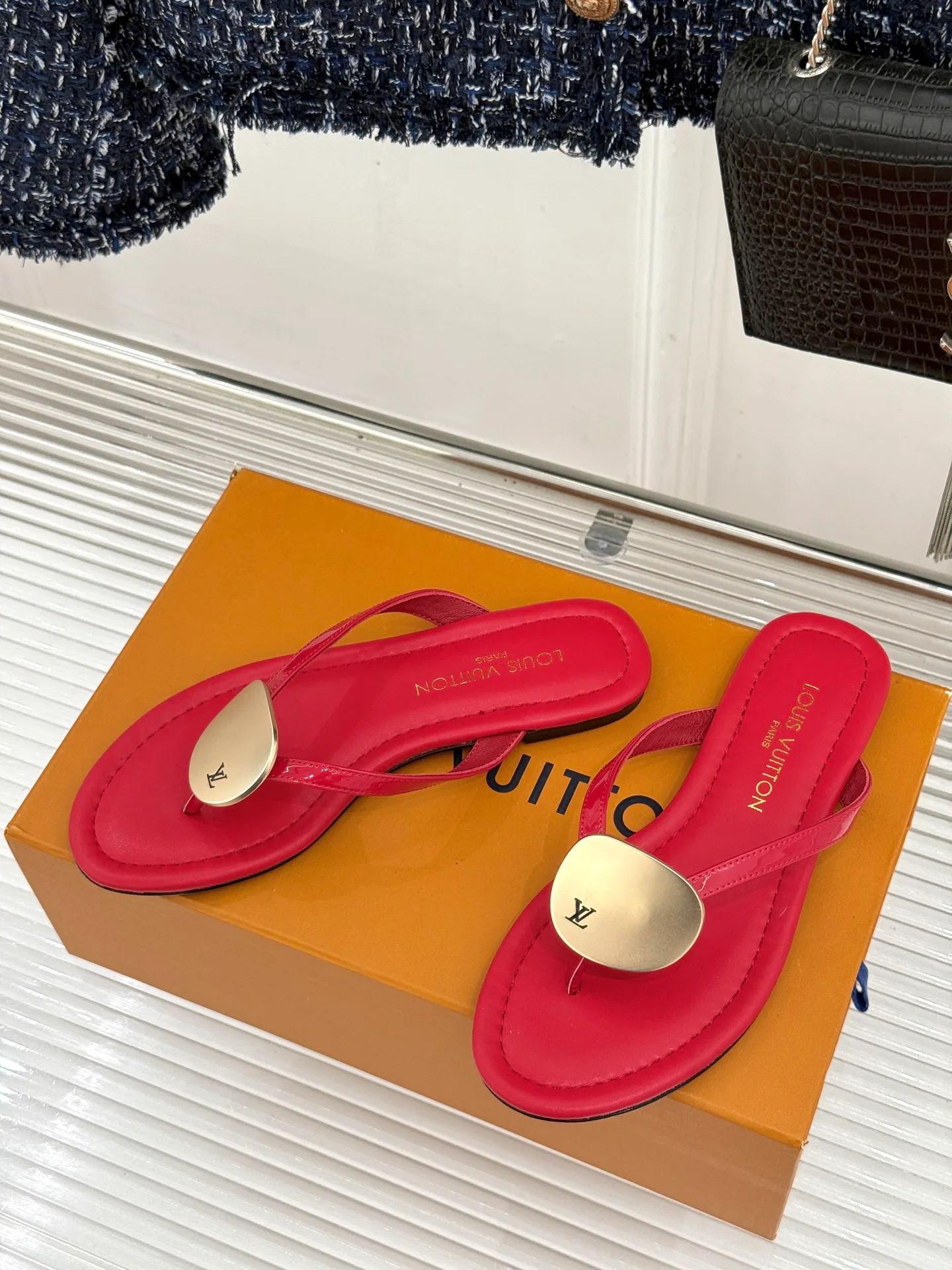 Women's Flip-Flops LOUIS VUITTON 17596996