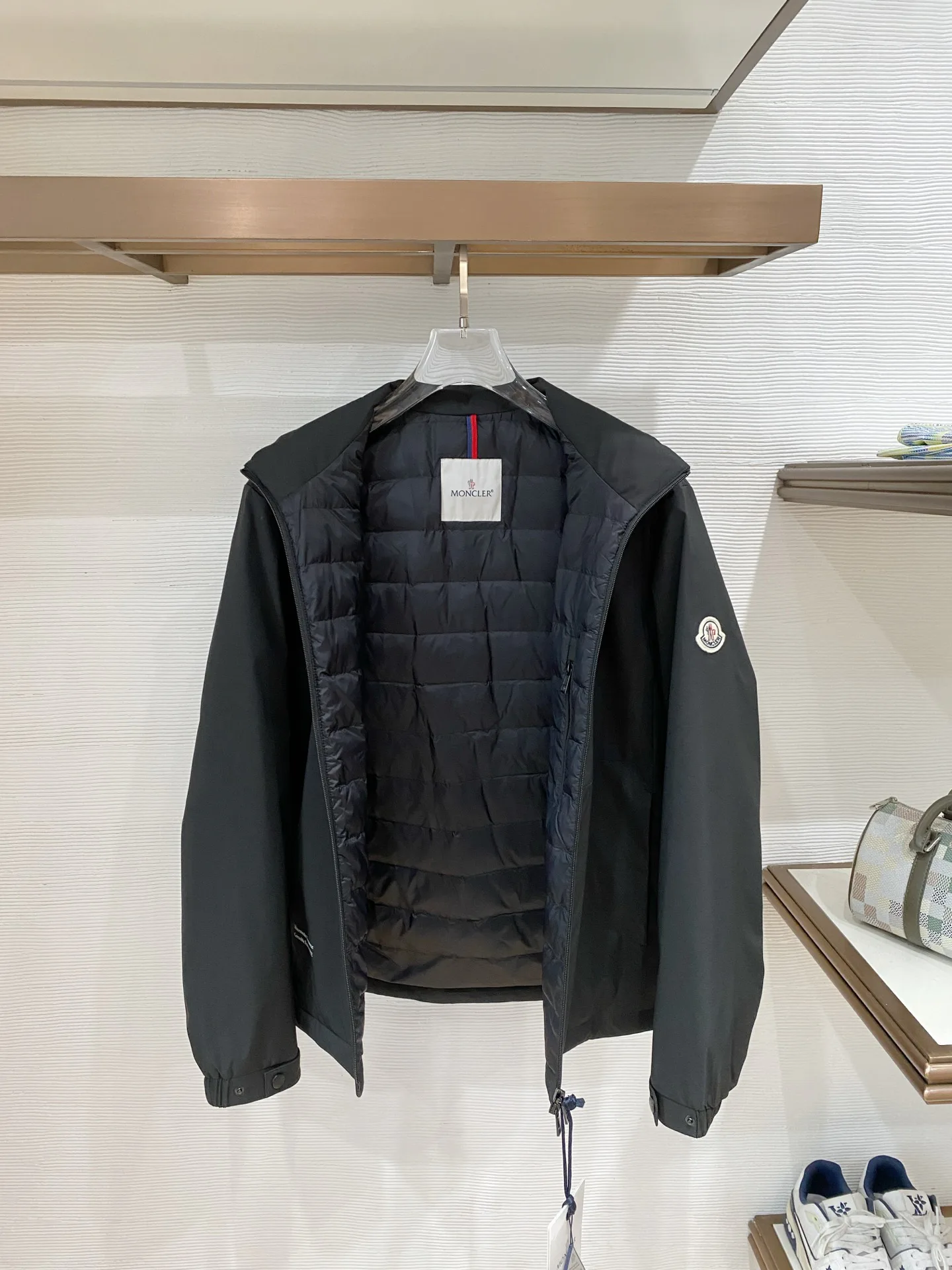 Men's Jackets And Down Jackets MONCLER 18374657