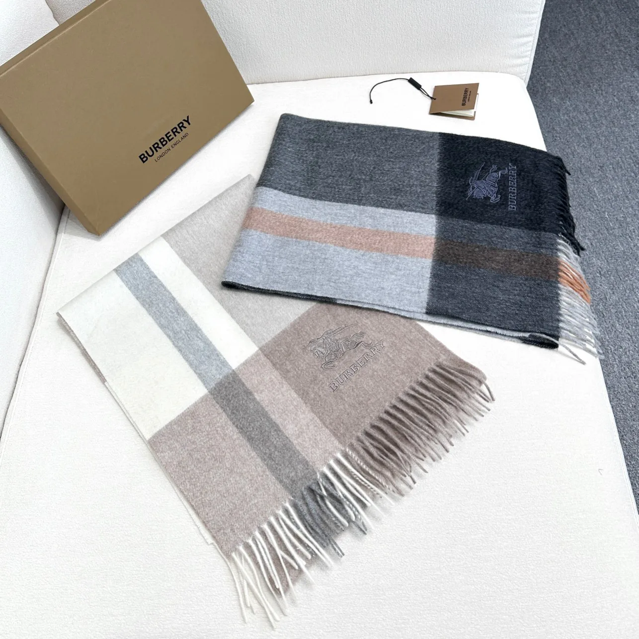 Scarves BURBERRY 17911083