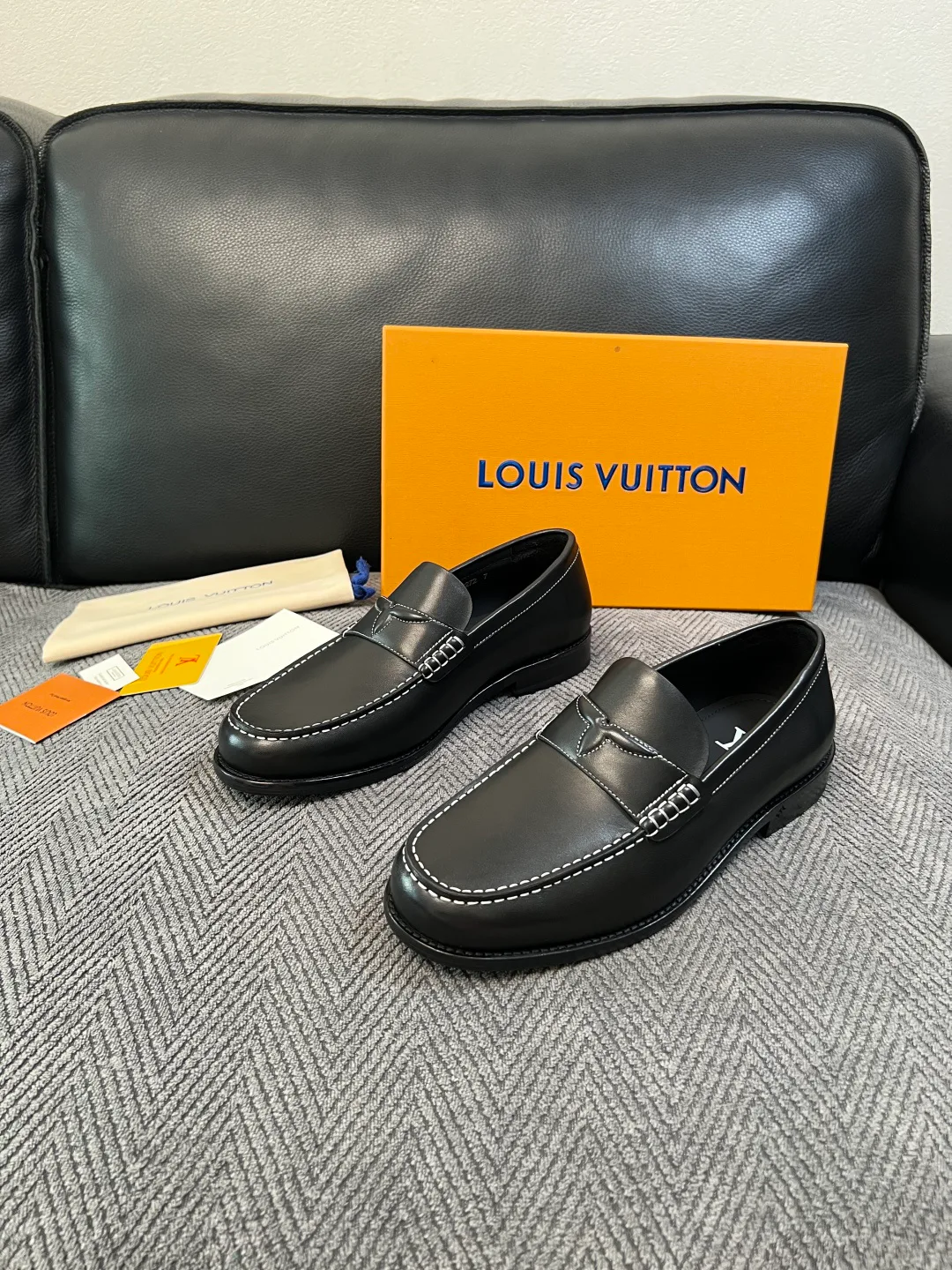 Men's Loafers And Dress Shoes LOUIS VUITTON 18495372