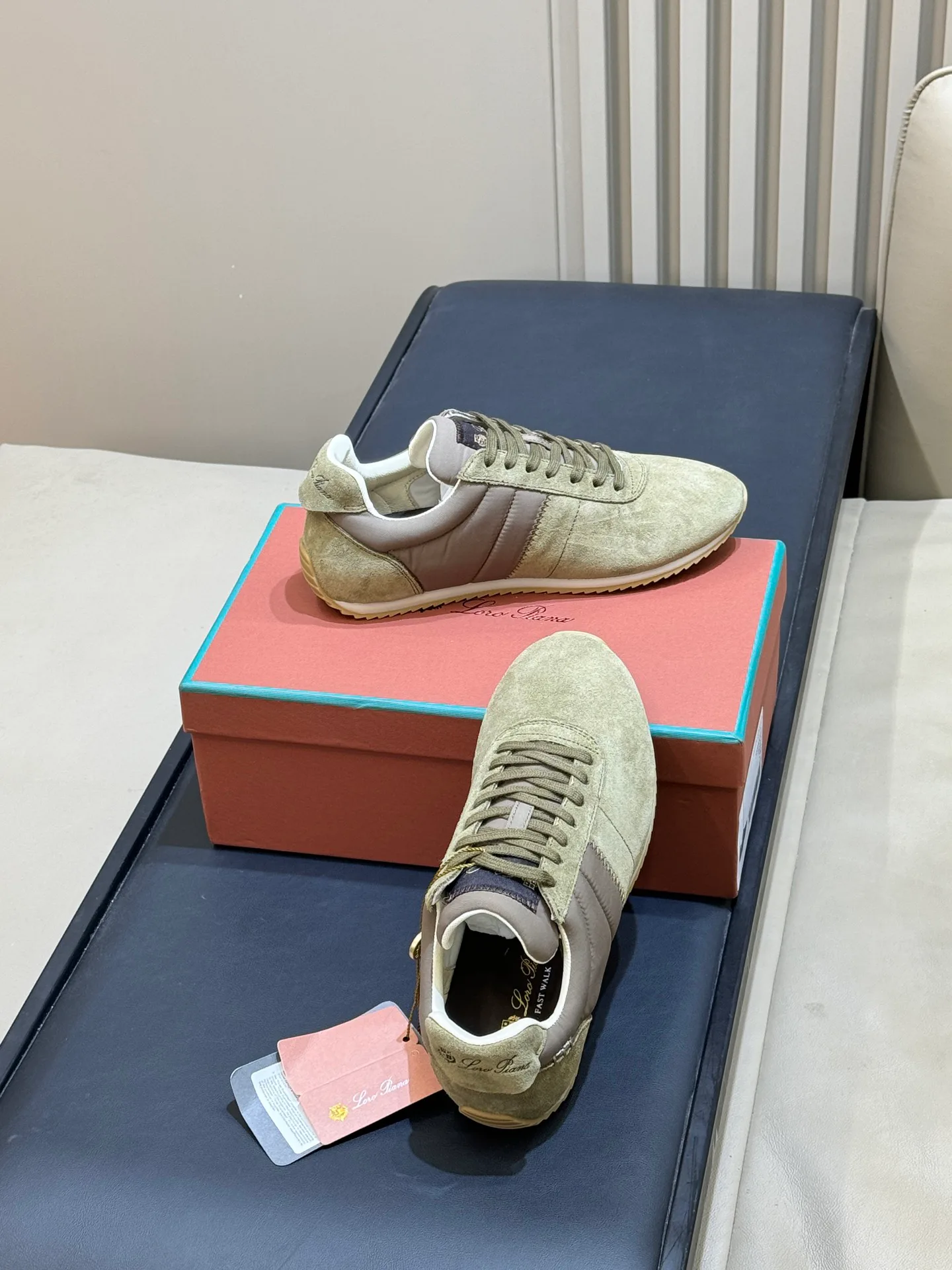 Women's Sneakers LORO PIANA 18073232