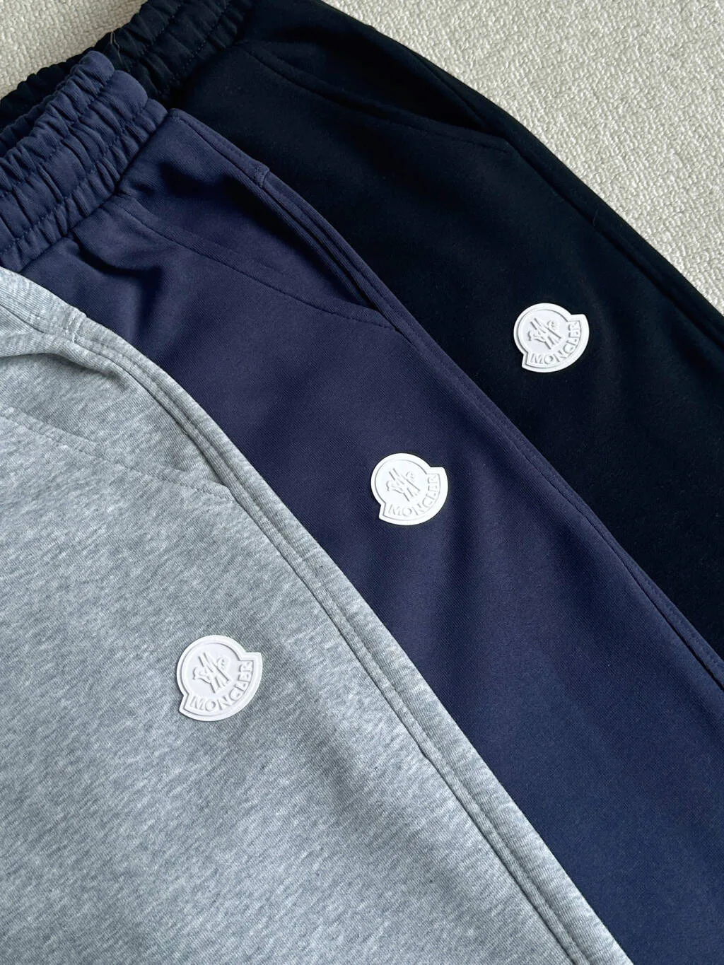 Men's Trousers MONCLER 18069073