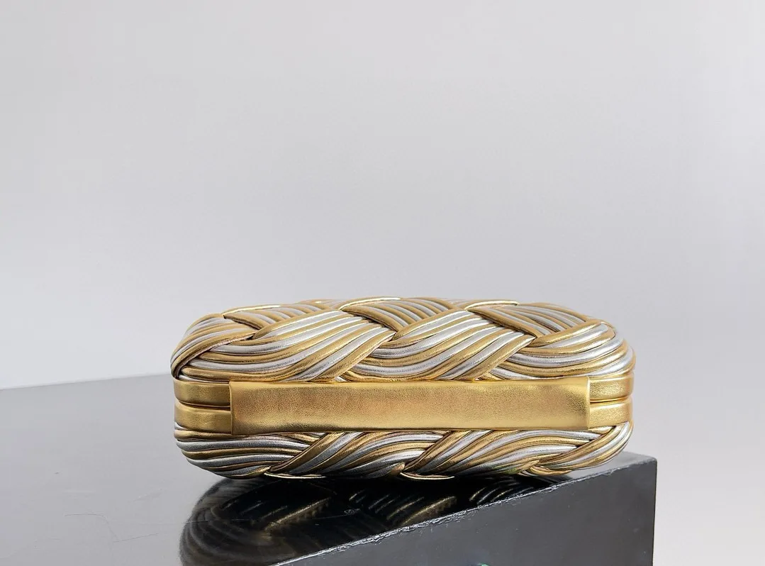 Women's Clutches BOTTEGA VENETA 17313230