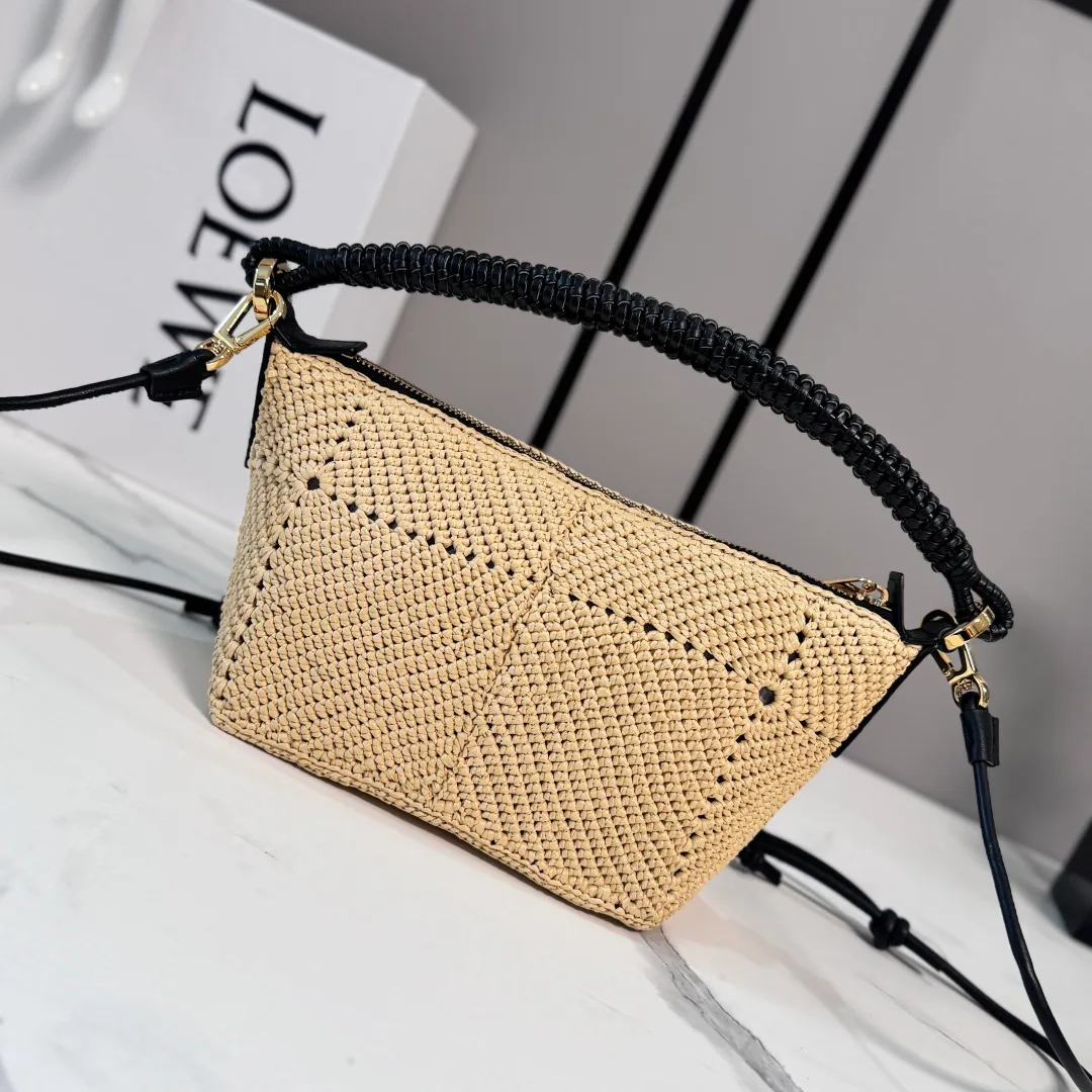 Women's Classic Handbags LOEWE 17818152