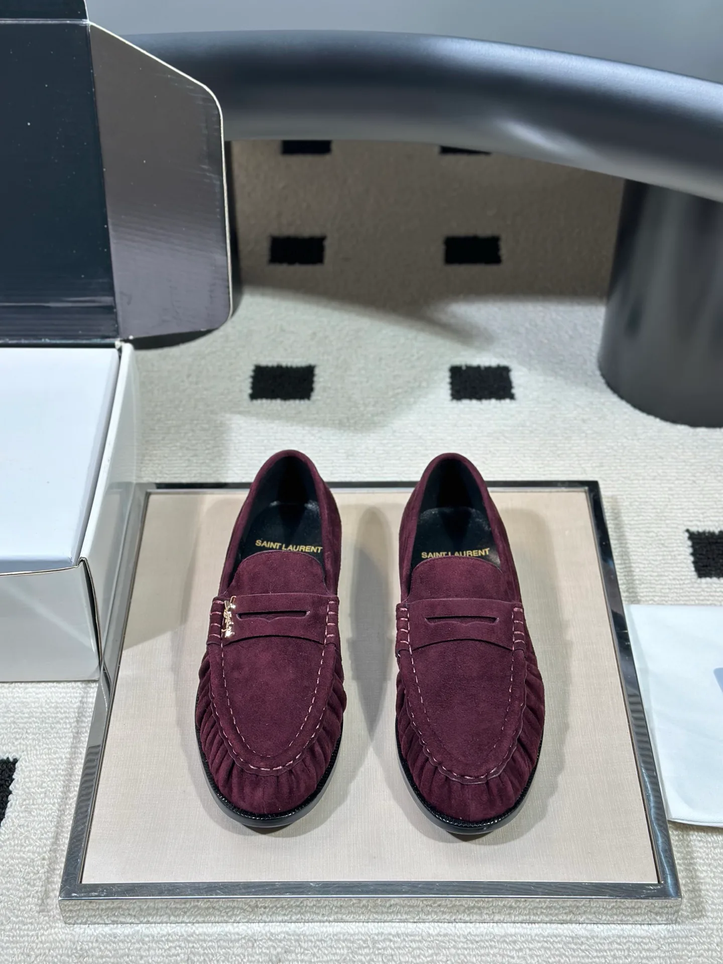Women's Loafers And Moccasins SAINT LAURENT 18041792
