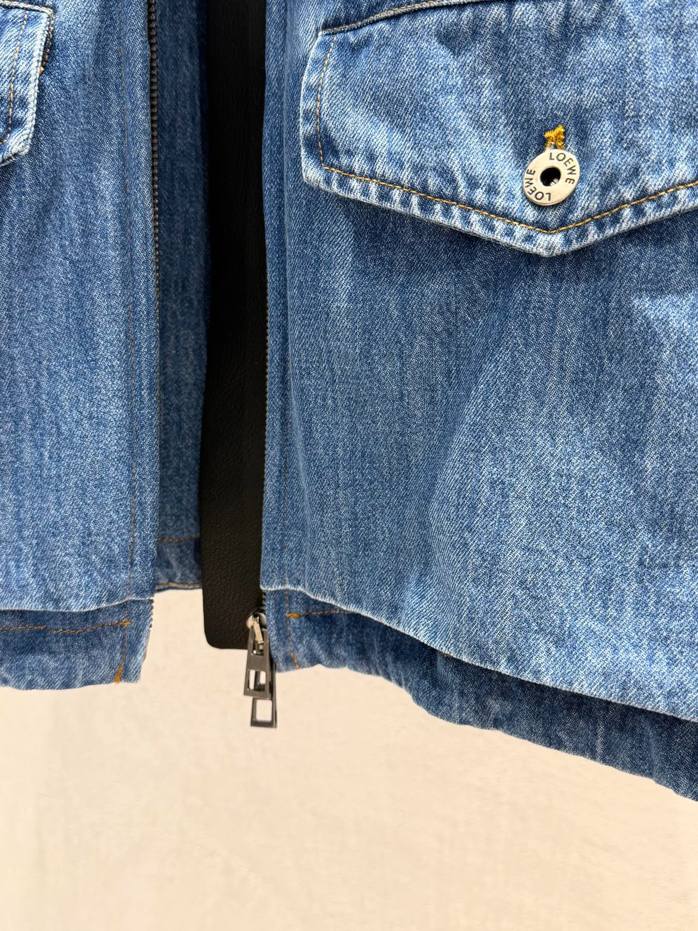 Women's Jackets And Down Jackets LOEWE 18032165
