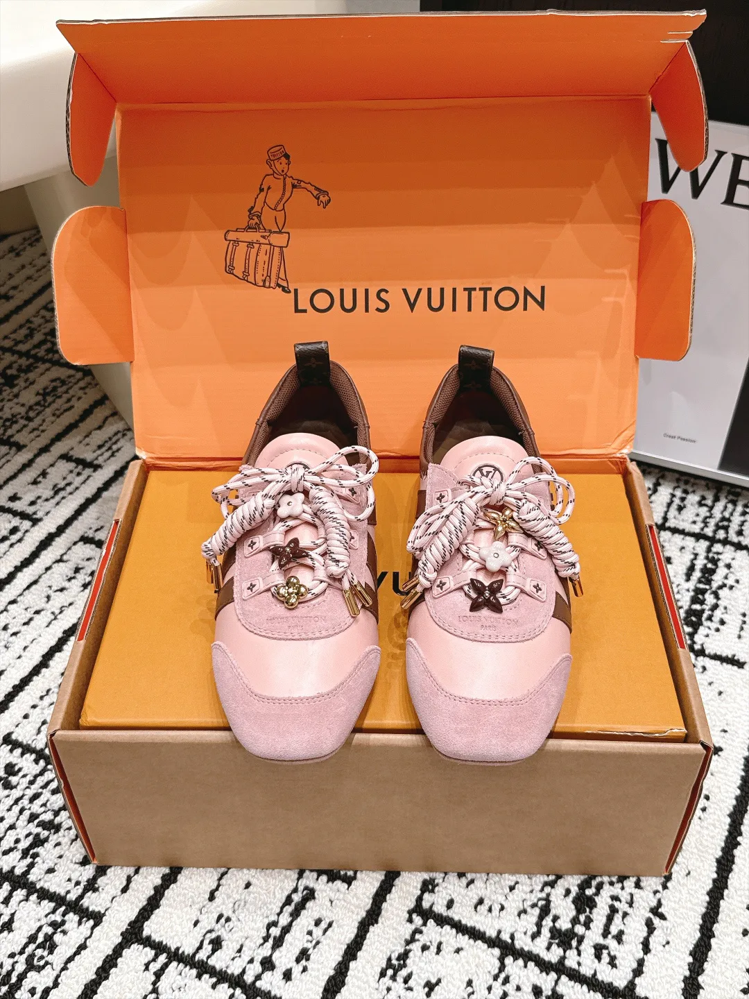Women's Sneakers LOUIS VUITTON 17978323