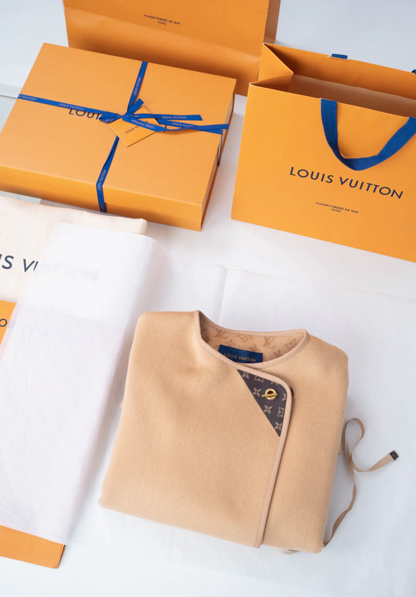 Women's Coats LOUIS VUITTON 18206310