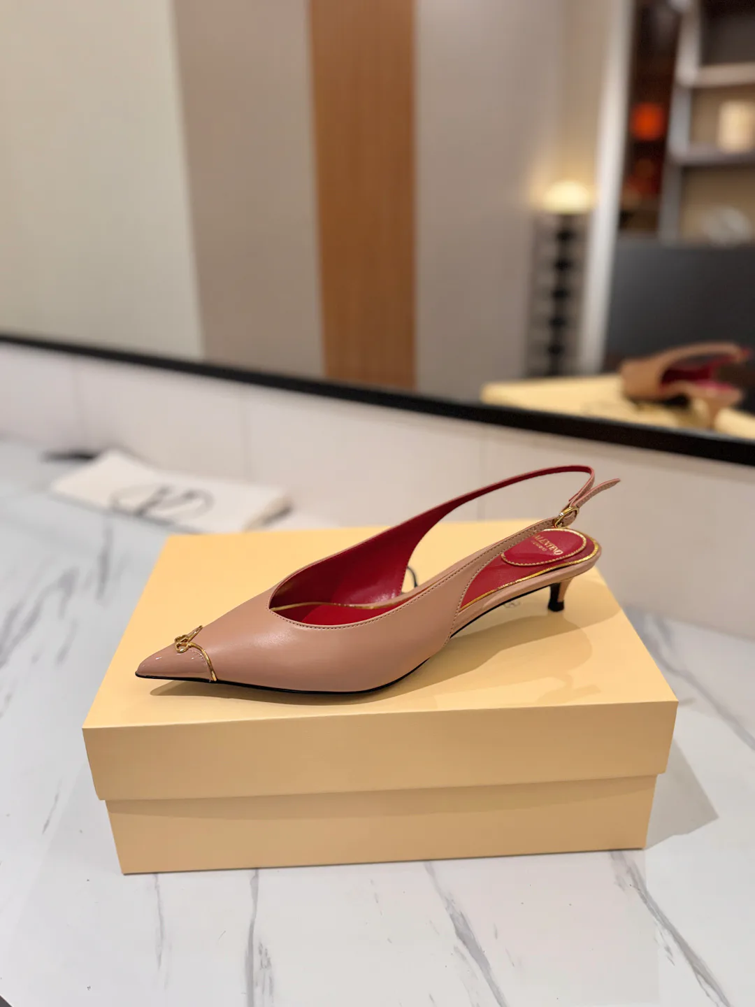 Women's Open-Toe Sandals VALENTINO 18134943