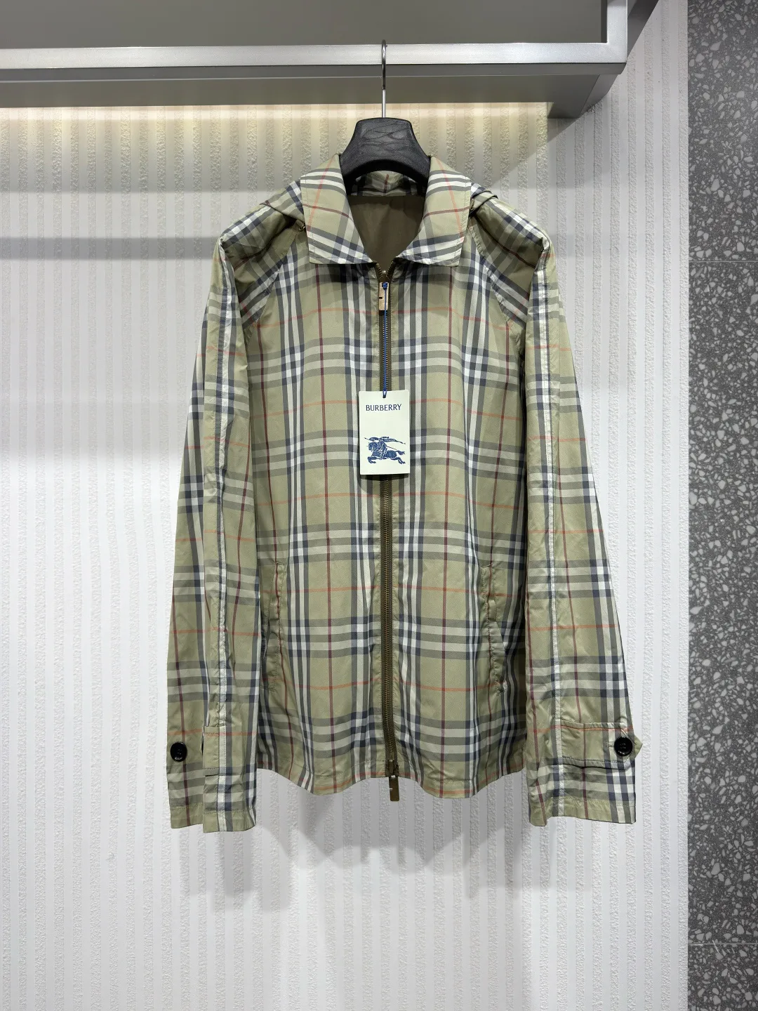 Men's Jackets And Down Jackets BURBERRY 17873334