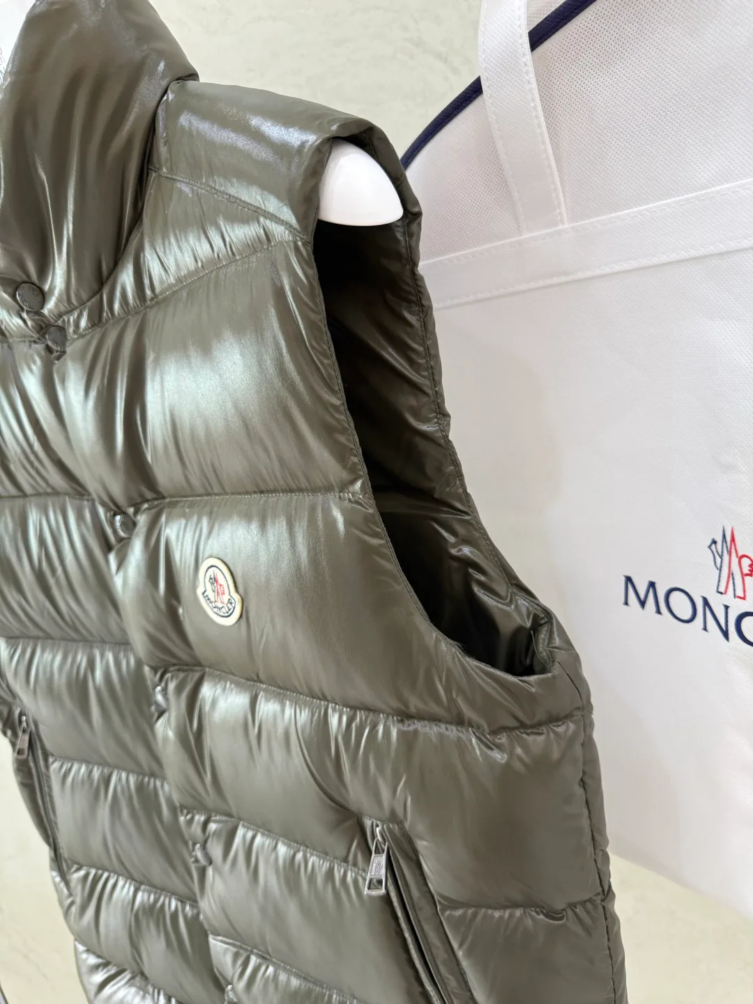 Women's Vests MONCLER 18376097