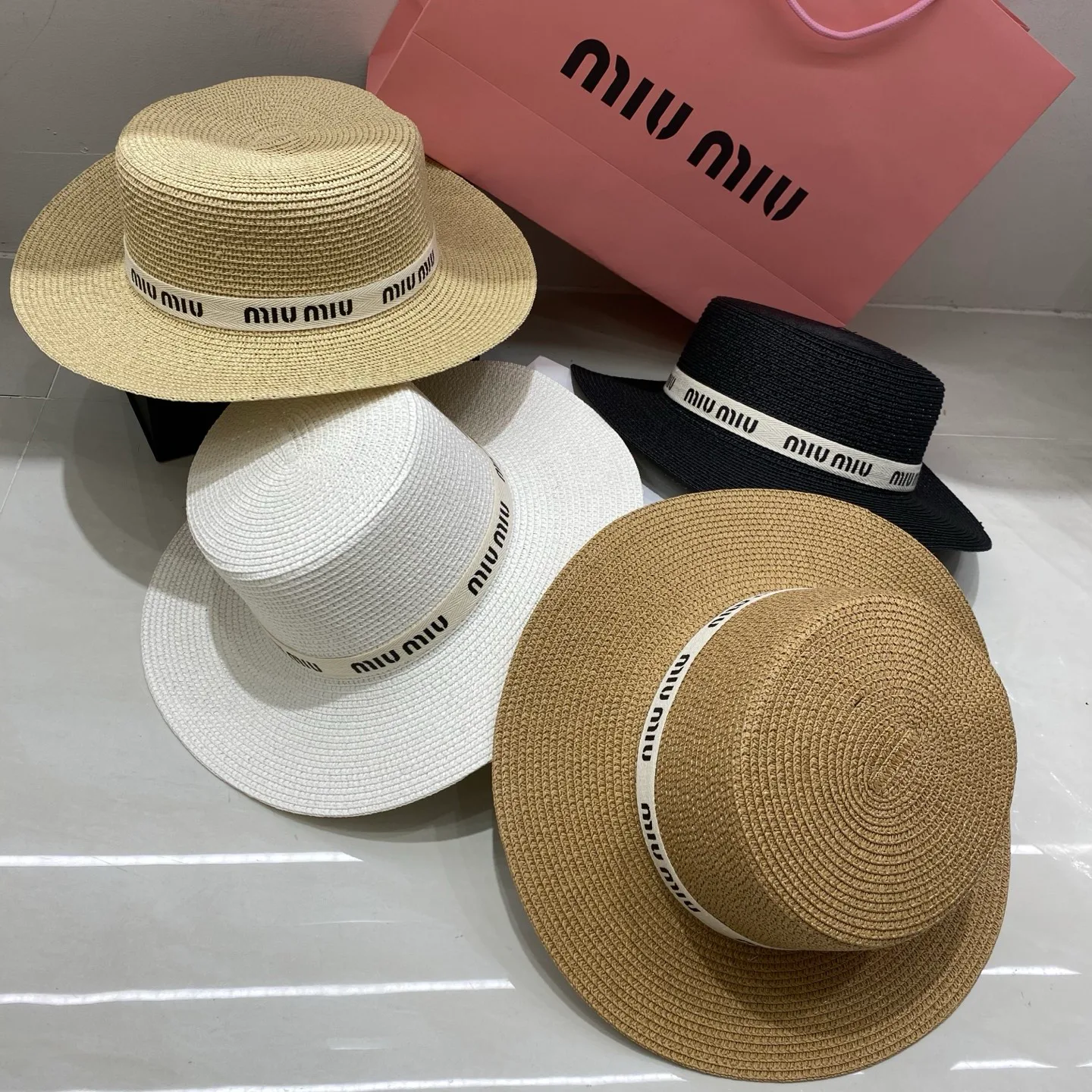 Hats MIU MIU 17498298