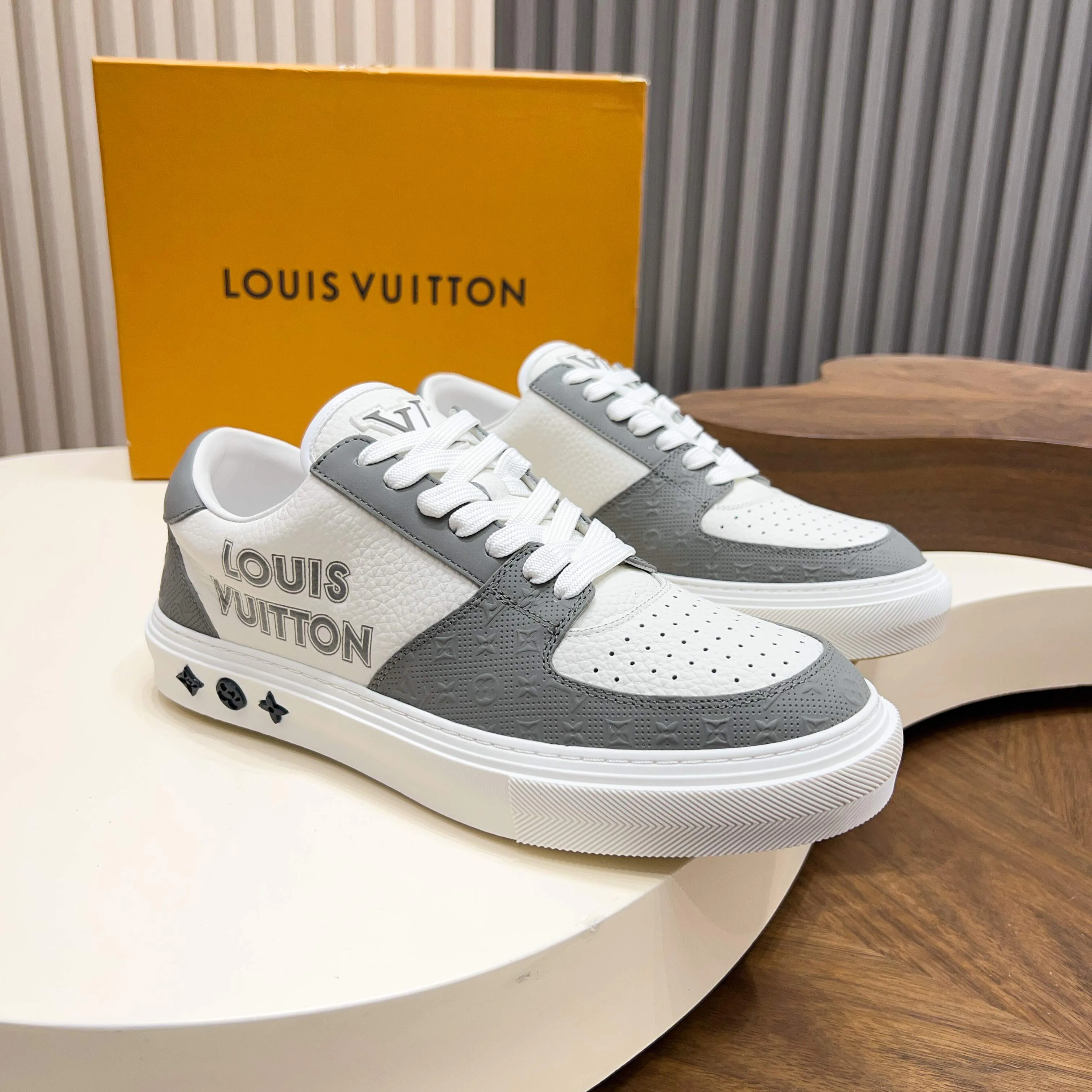 Men's Sneakers LOUIS VUITTON 17921407