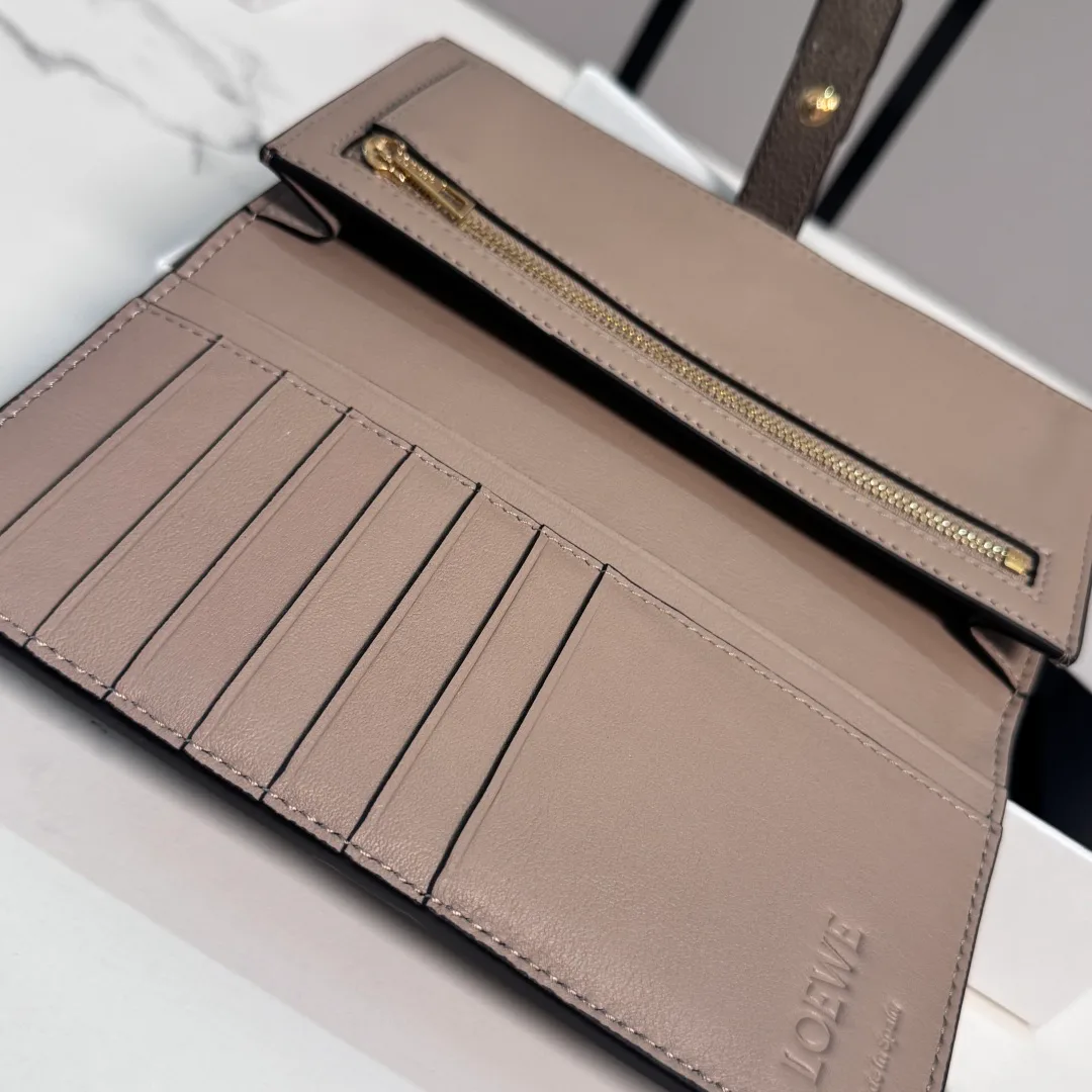 Women's Clutches LOEWE 17678715