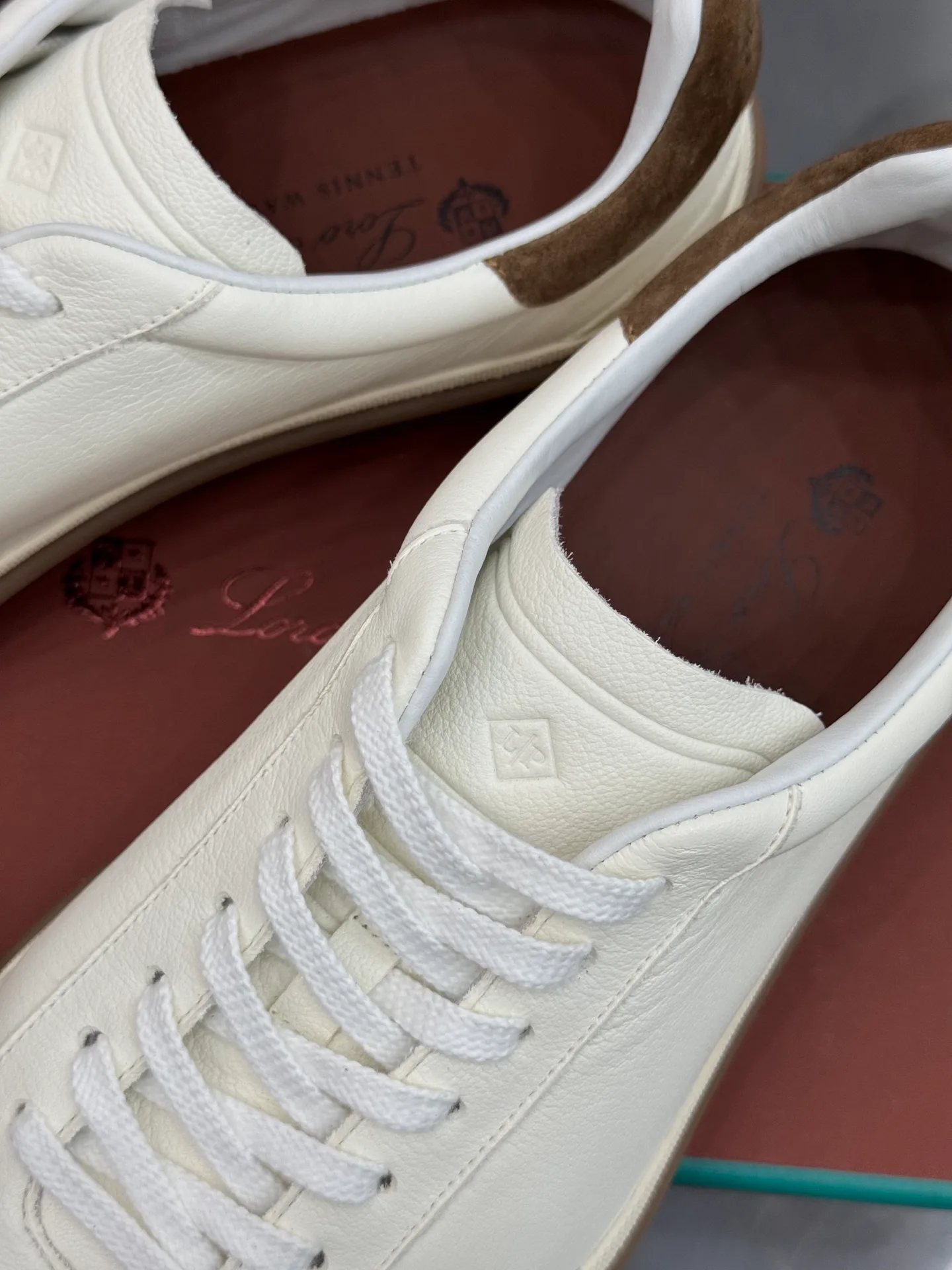 Women's Sneakers LORO PIANA 17811465