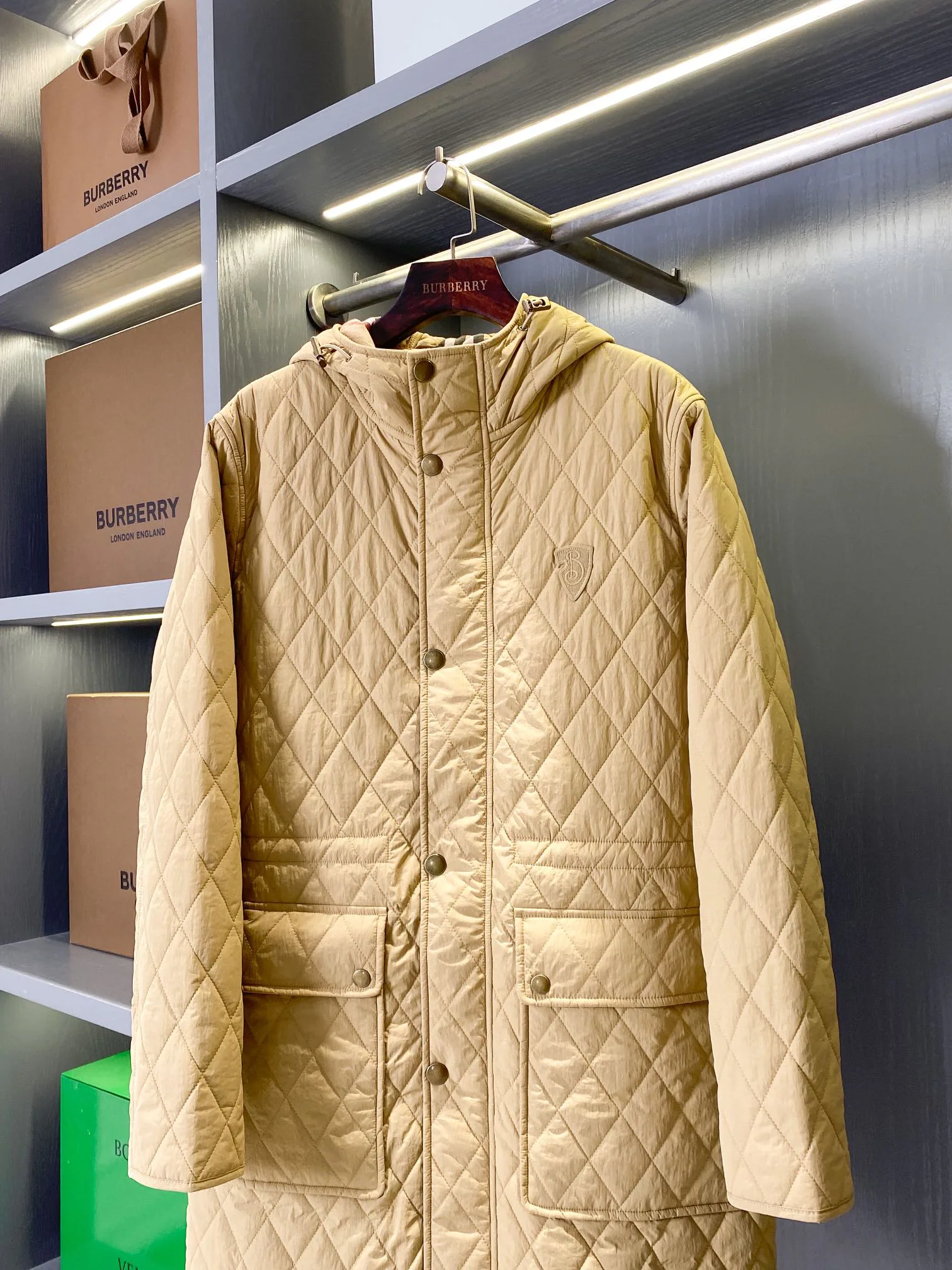 Women's Jackets And Down Jackets BURBERRY 18206353