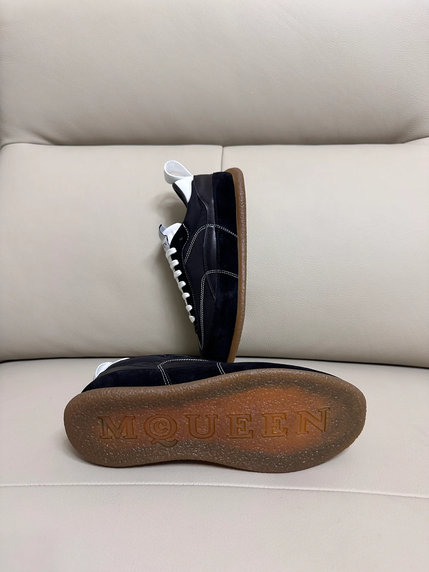 Кроссовки Женские Alexander Mcqueen 18616753