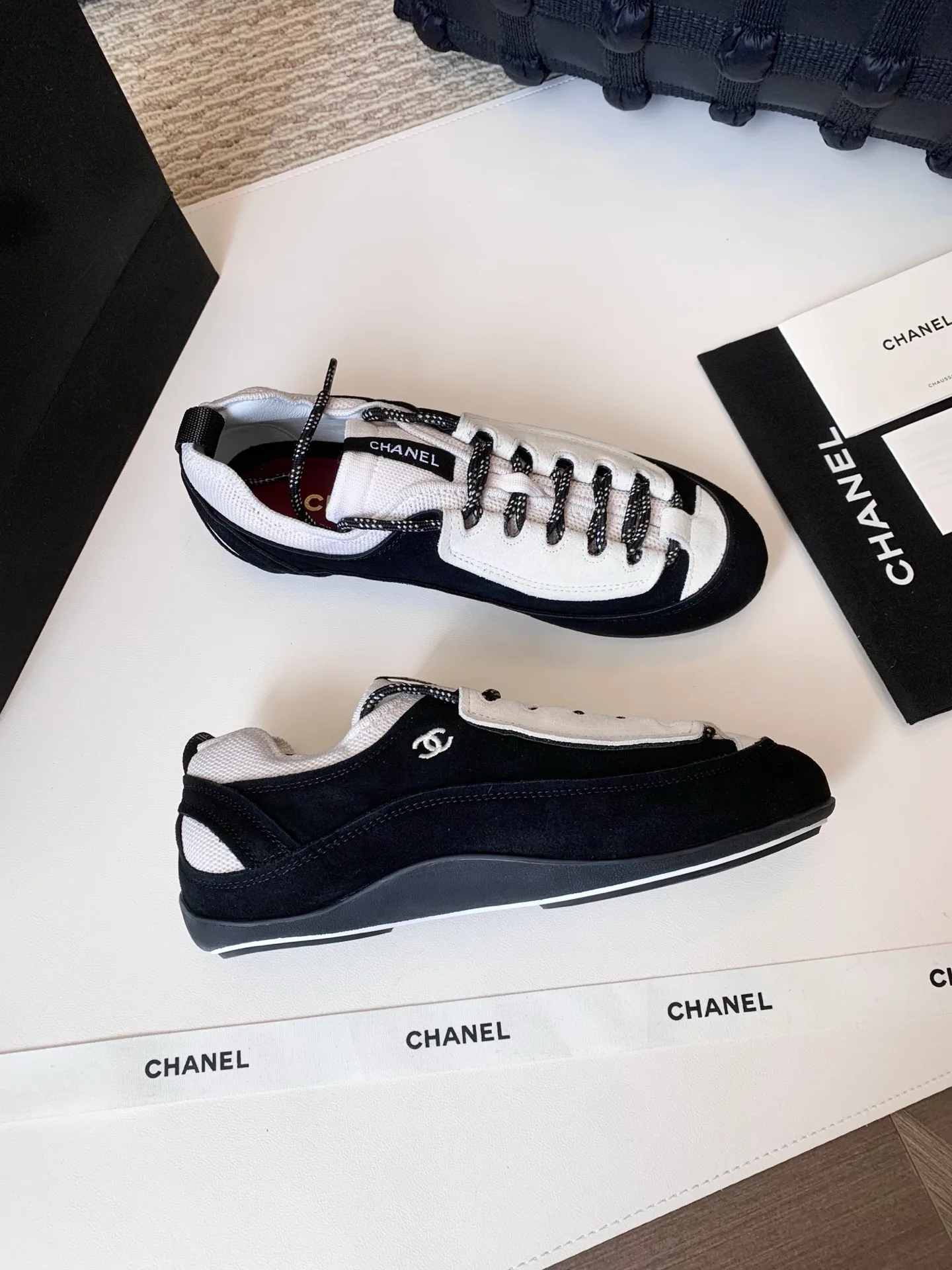 Women's Sneakers CHANEL 17989903