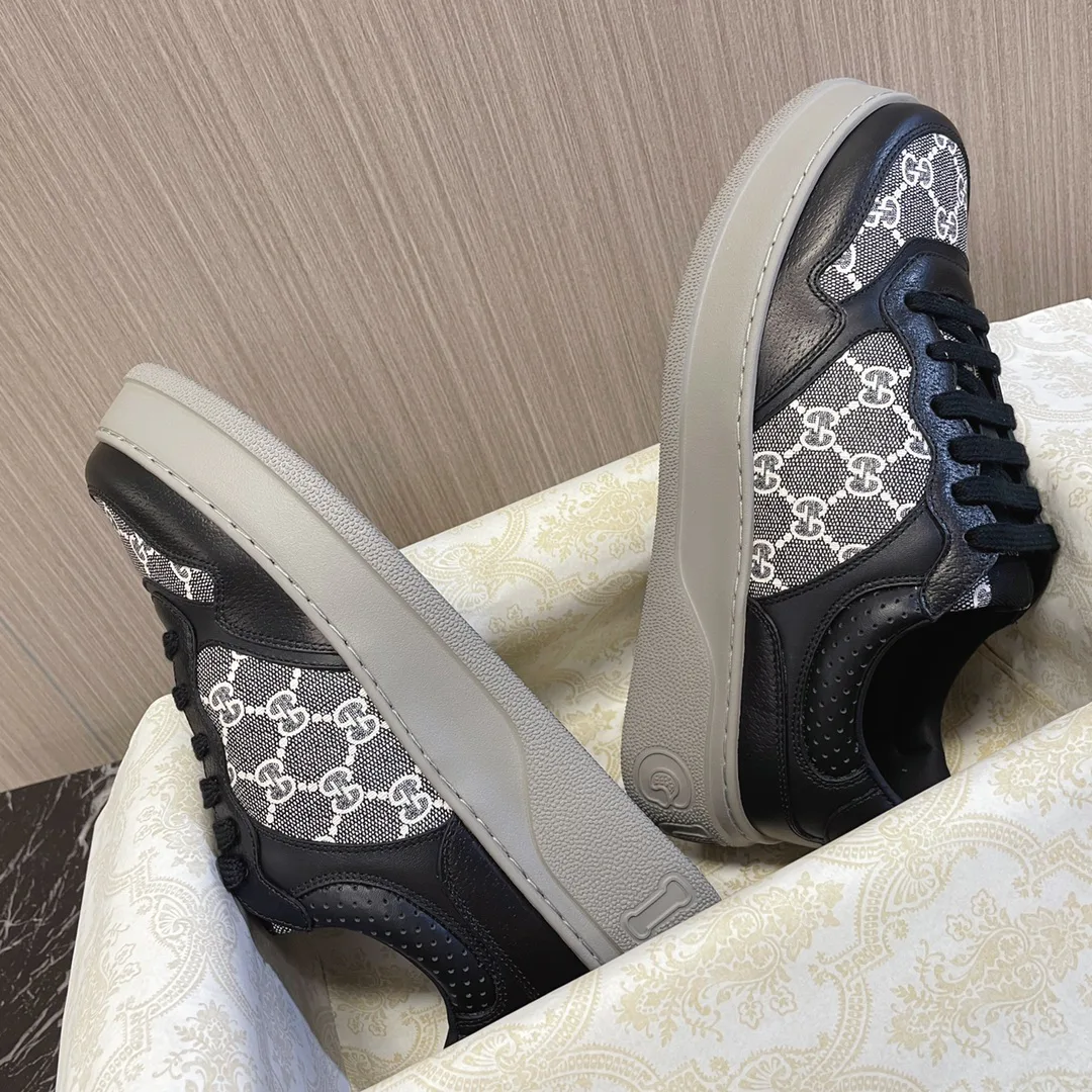 Women's Sneakers GUCCI 18011329