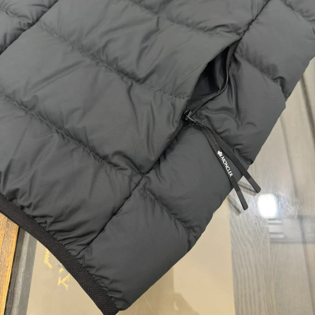 Women's Vests MONCLER 18001989
