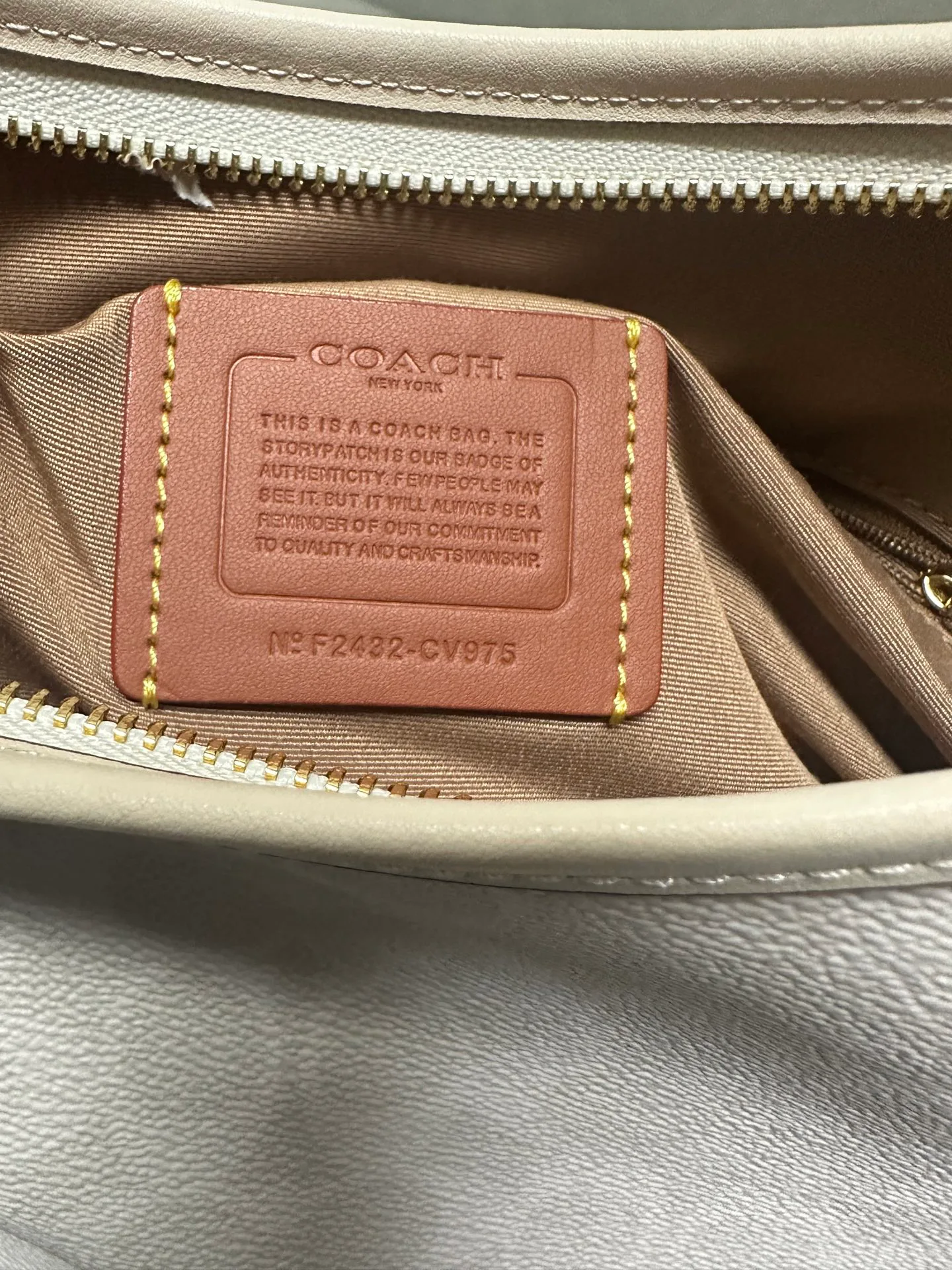 Women's Classic Handbags COACH 17961075